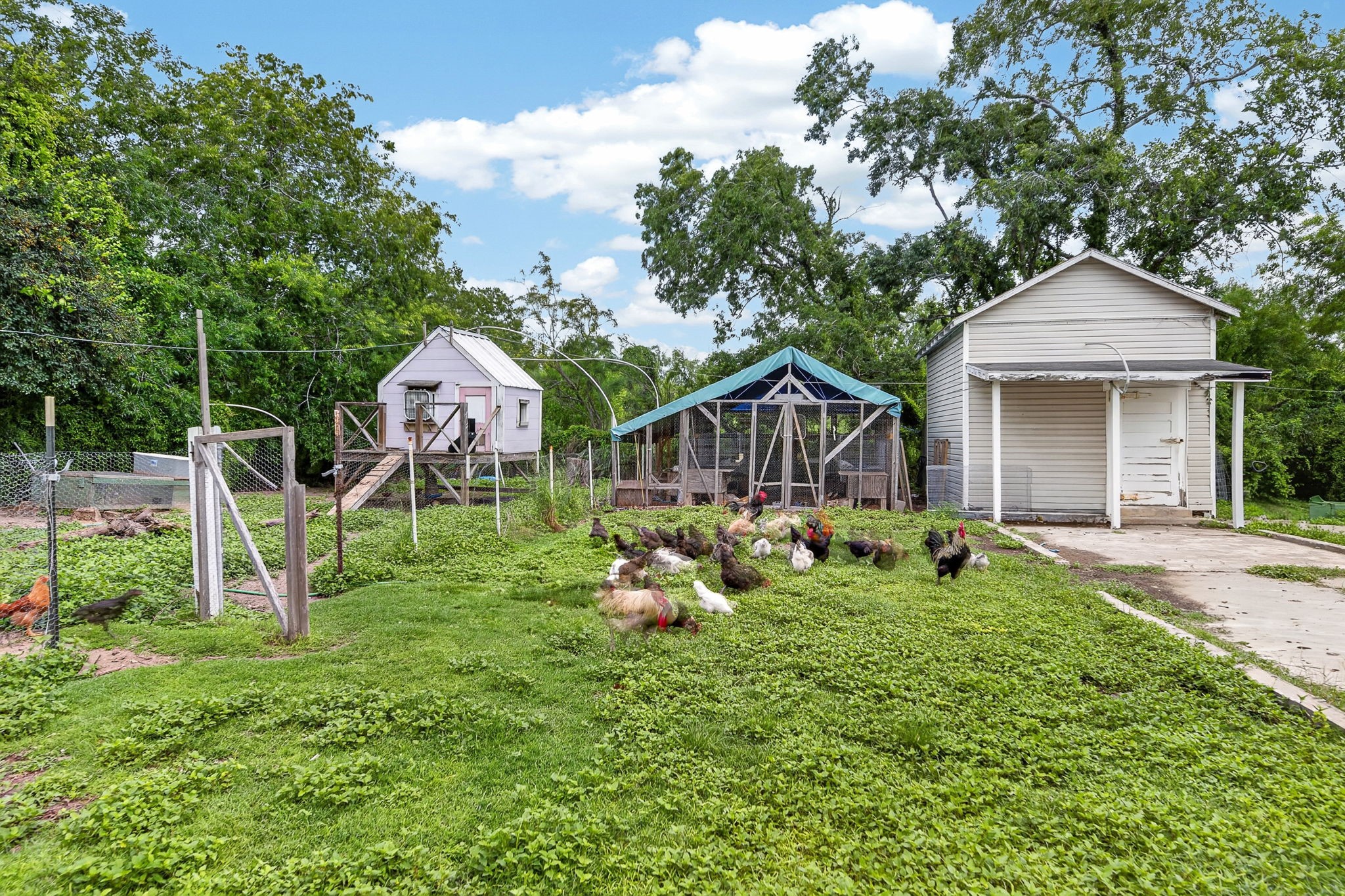 119 E Houston Street Property Photo 35