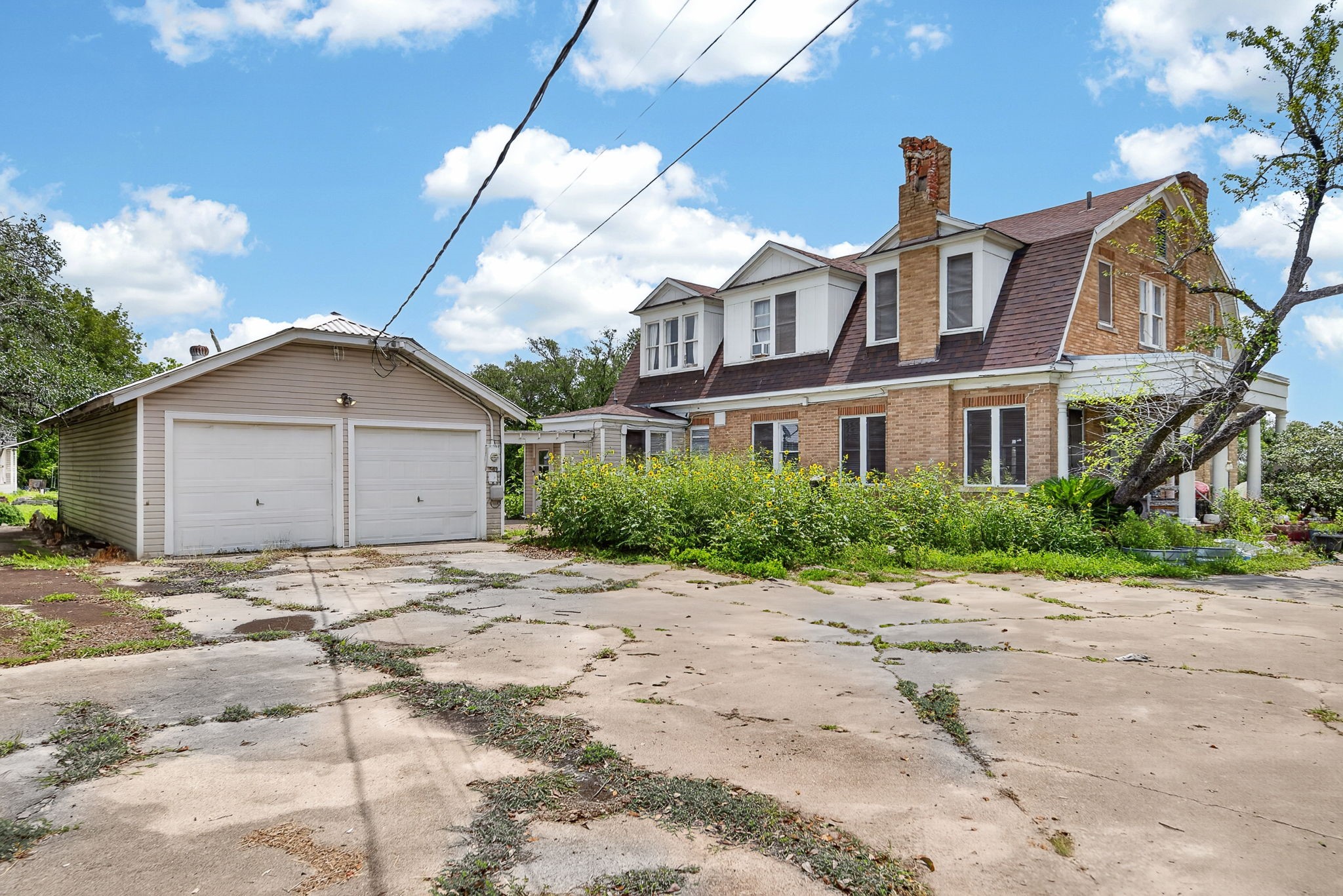 119 E Houston Street Property Photo 38