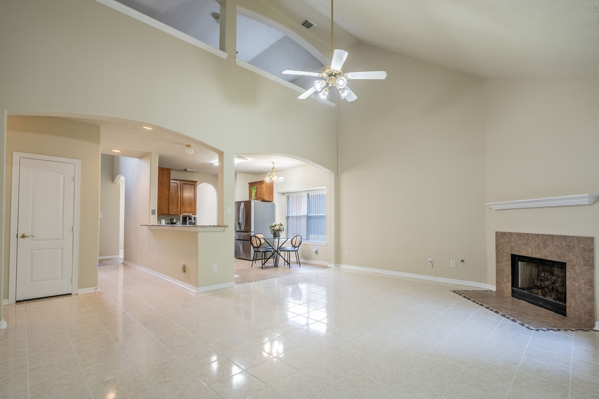 24139 Spring Sunset Drive Property Photo 5