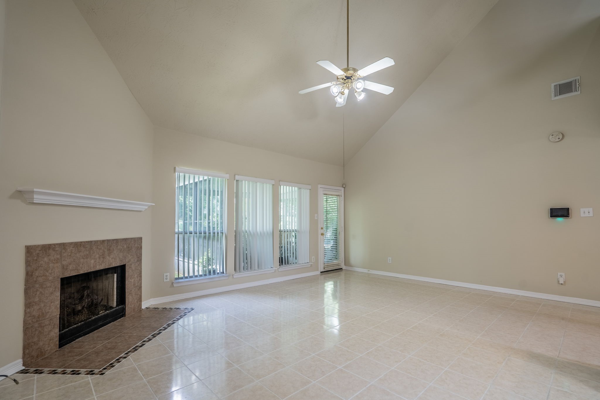 24139 Spring Sunset Drive Property Photo 6