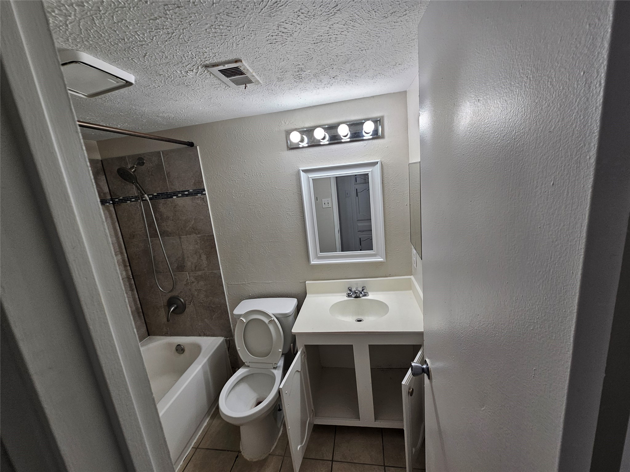 22706 Hawkwood Drive Property Photo 12