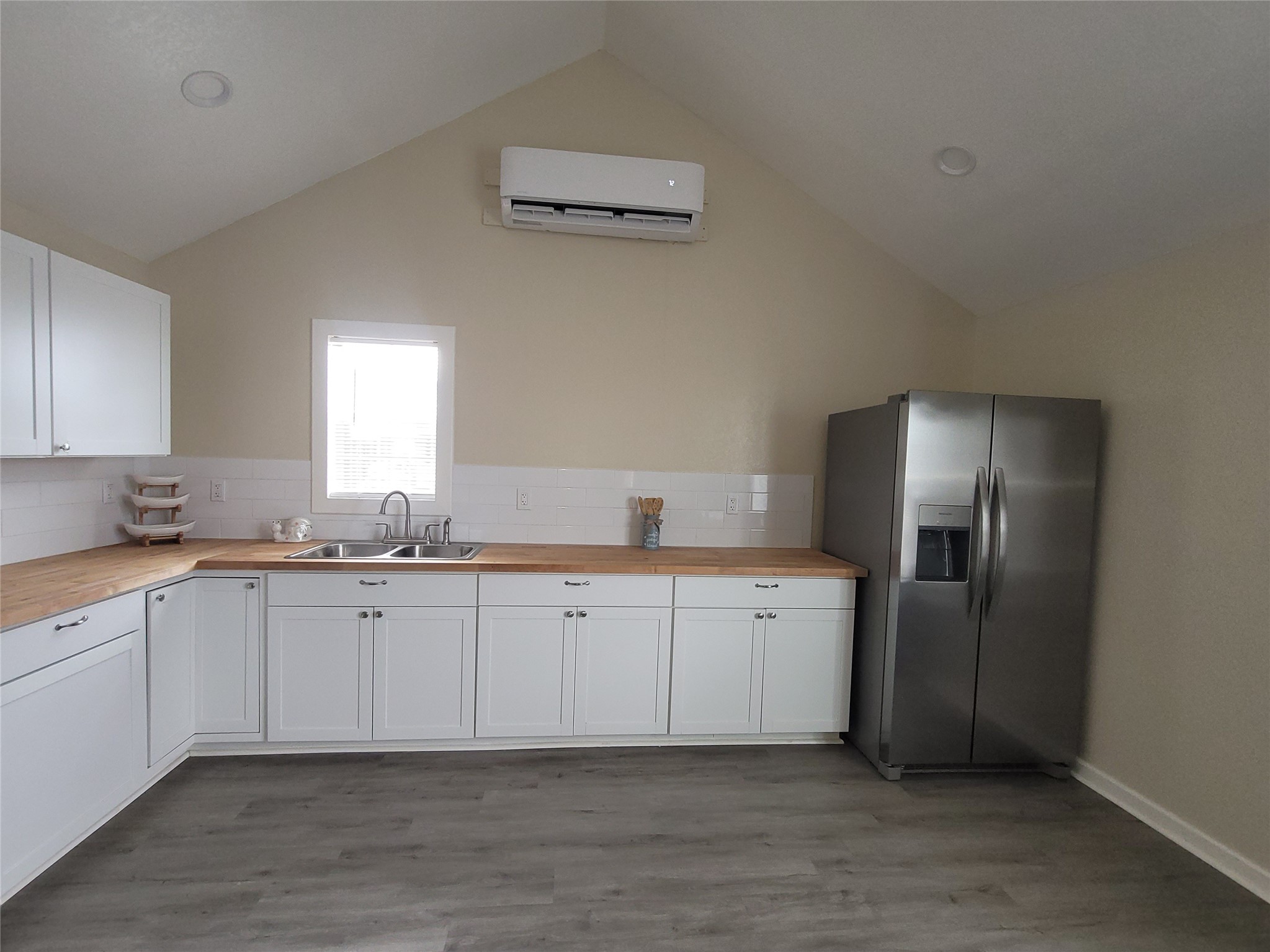 238 Ladyfish Road Property Photo 5