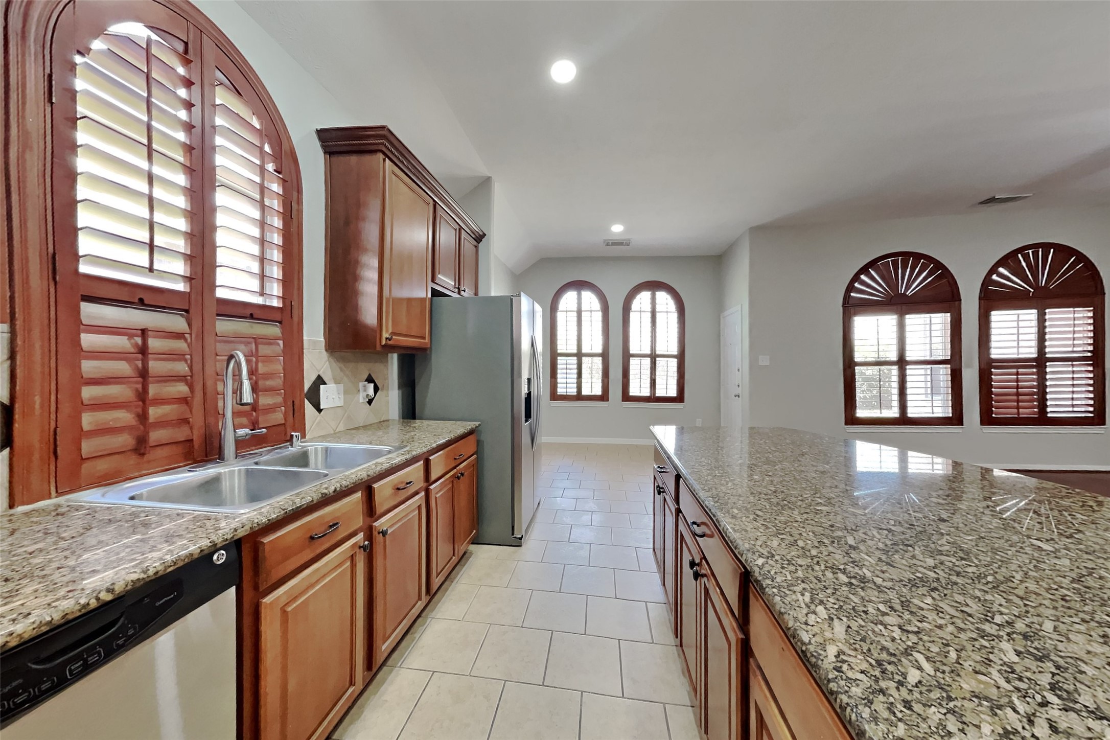 20743 Oakhurst Park Drive Property Photo 4