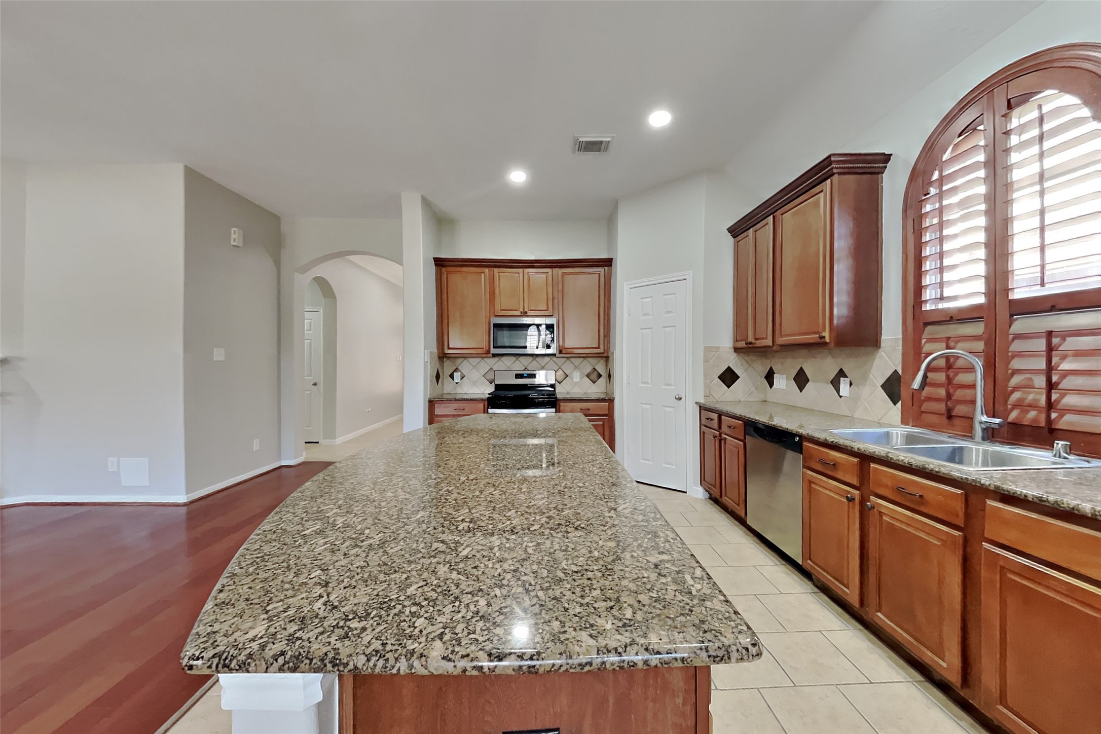 20743 Oakhurst Park Drive Property Photo 5