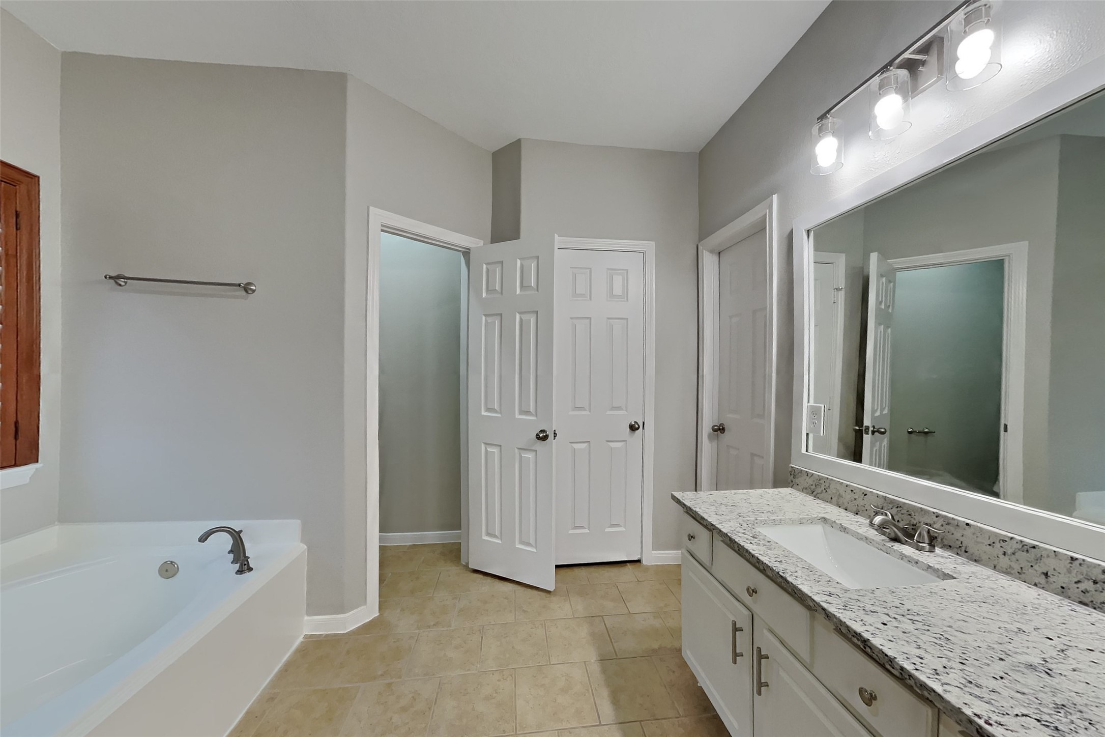 20743 Oakhurst Park Drive Property Photo 10