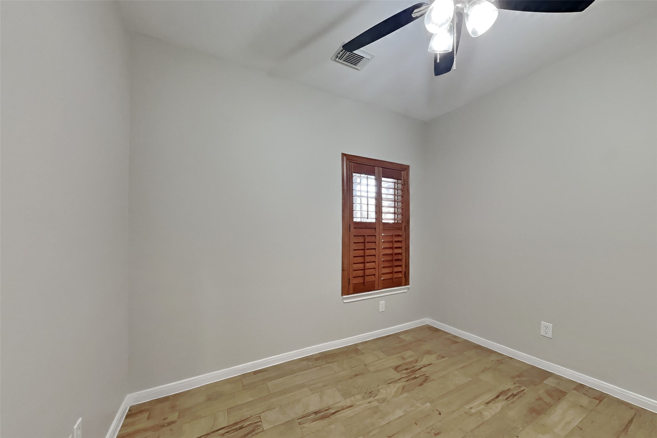 20743 Oakhurst Park Drive Property Photo 16