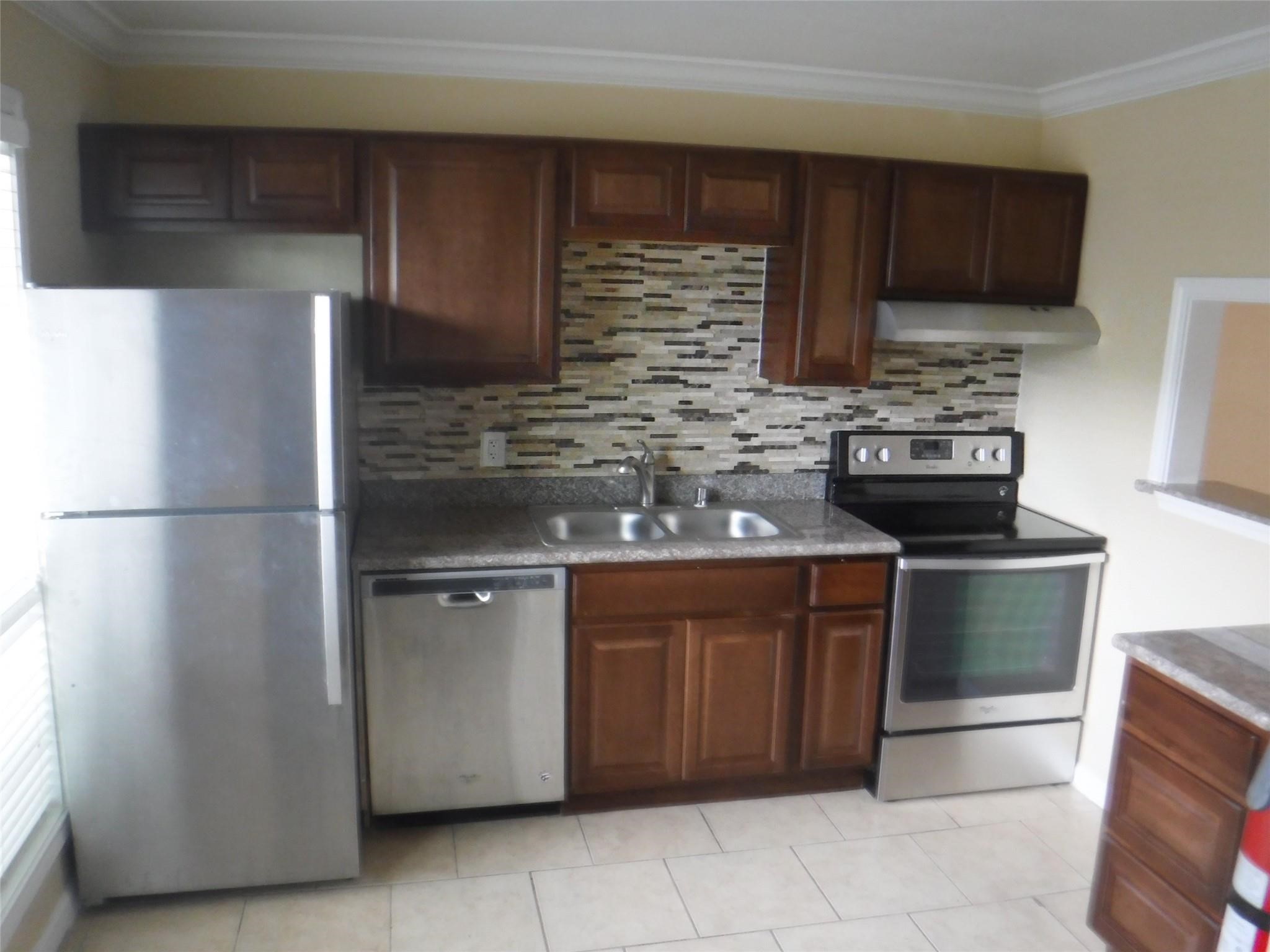 10110 Westview Drive 1005 Property Photo 6
