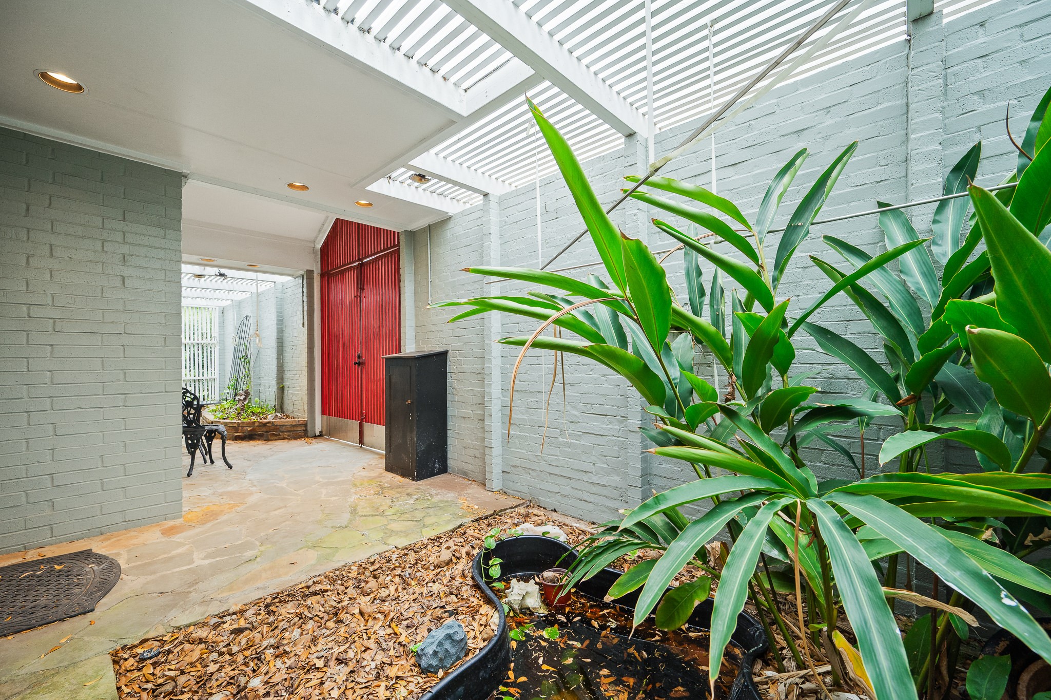 2111 N Galveston Avenue Property Photo 10
