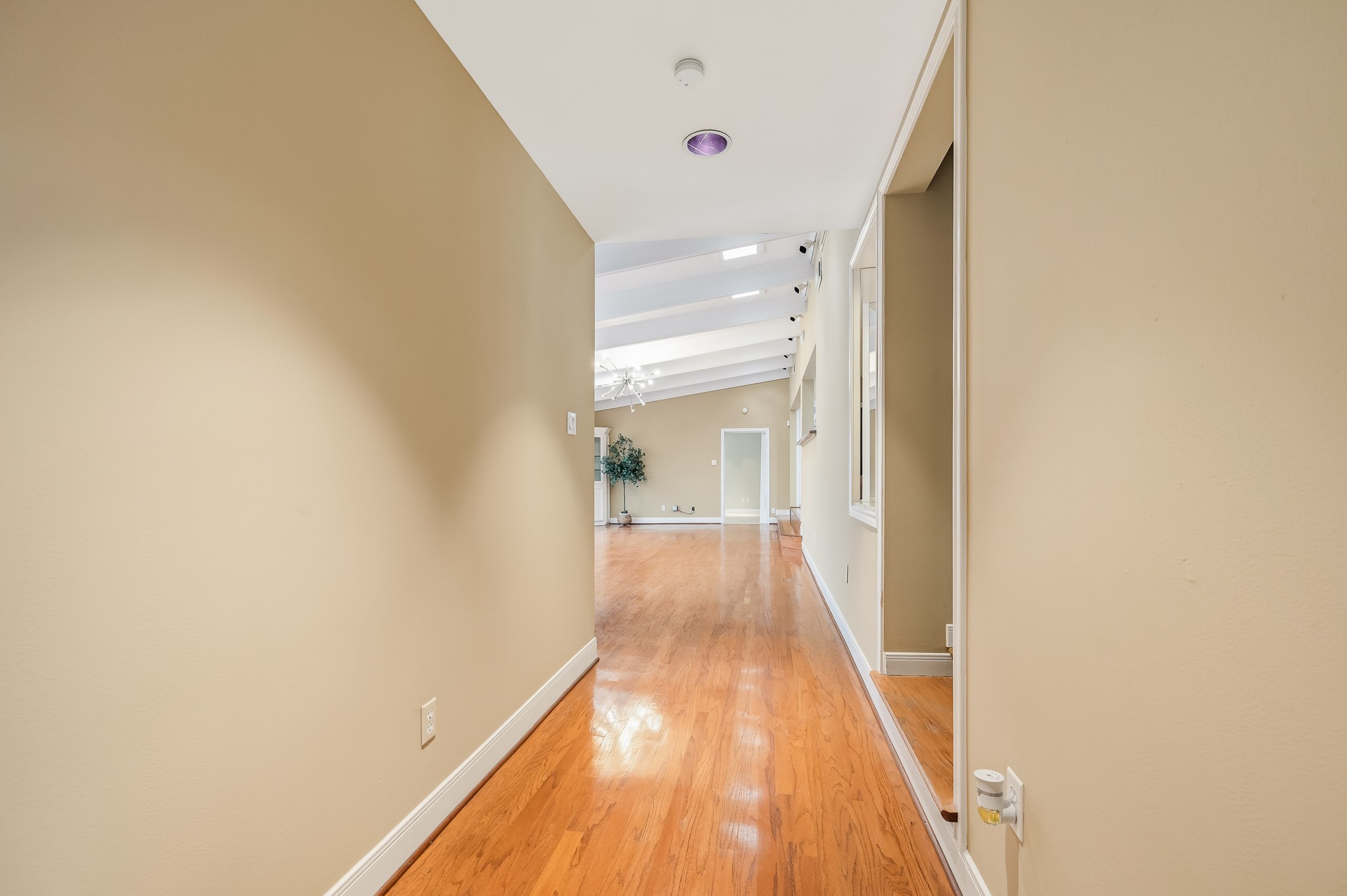 2111 N Galveston Avenue Property Photo 11