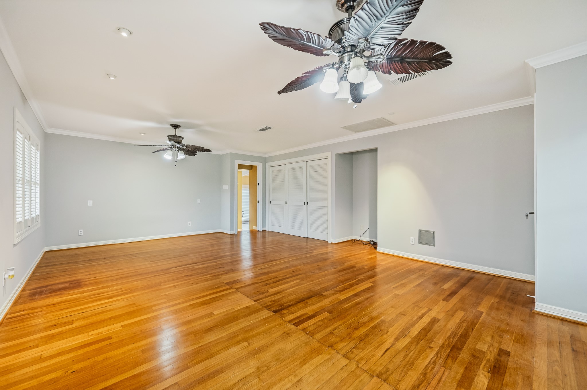 2111 N Galveston Avenue Property Photo 19