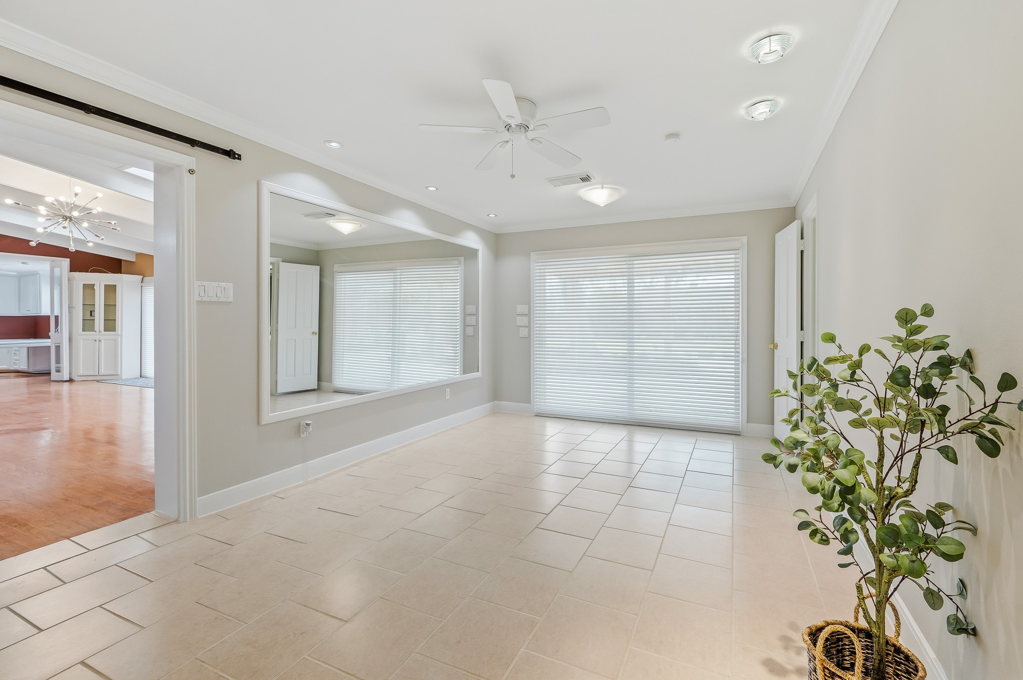 2111 N Galveston Avenue Property Photo 26