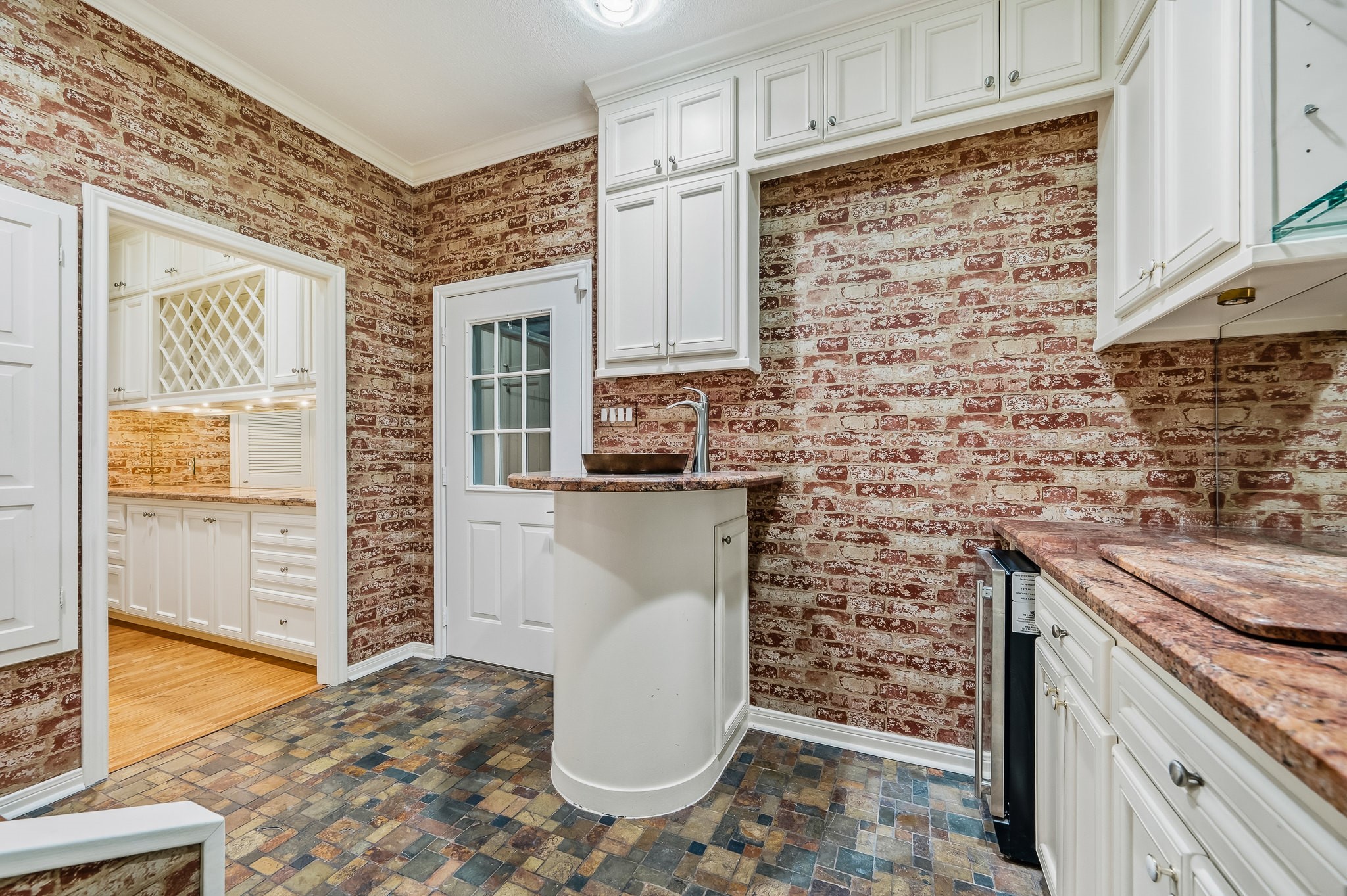 2111 N Galveston Avenue Property Photo 36