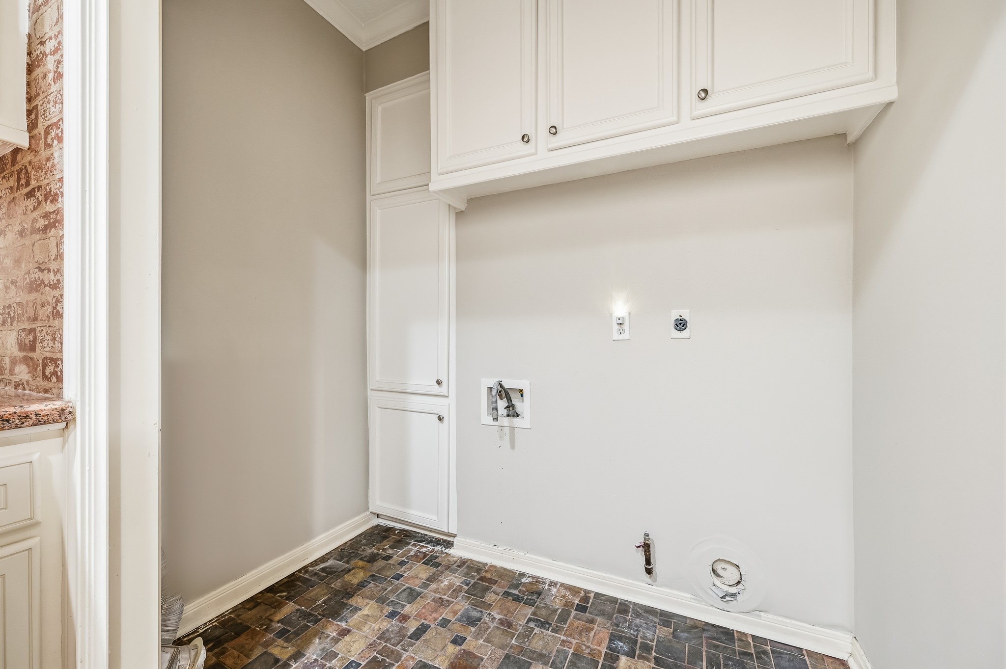 2111 N Galveston Avenue Property Photo 39