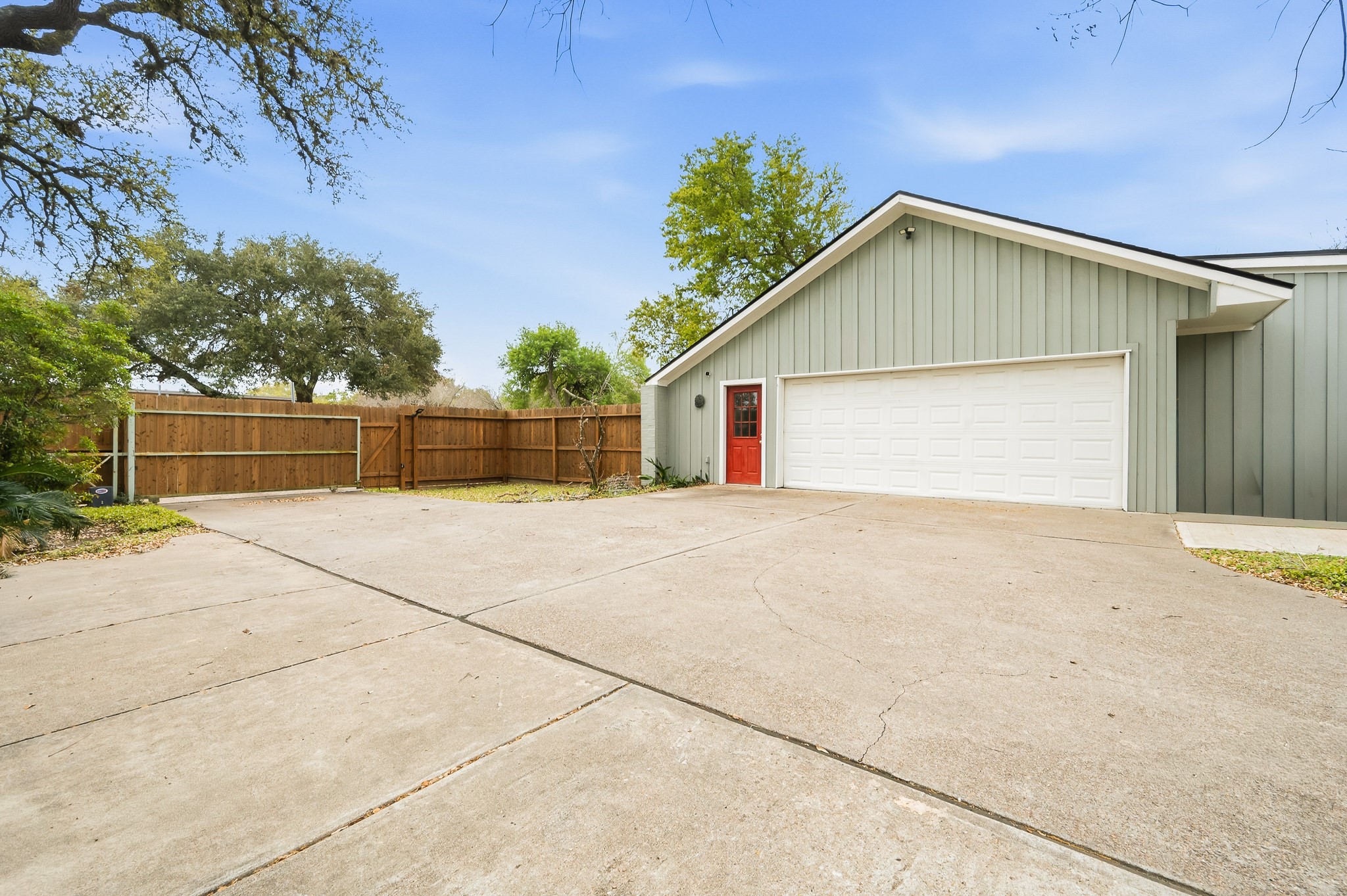 2111 N Galveston Avenue Property Photo 48