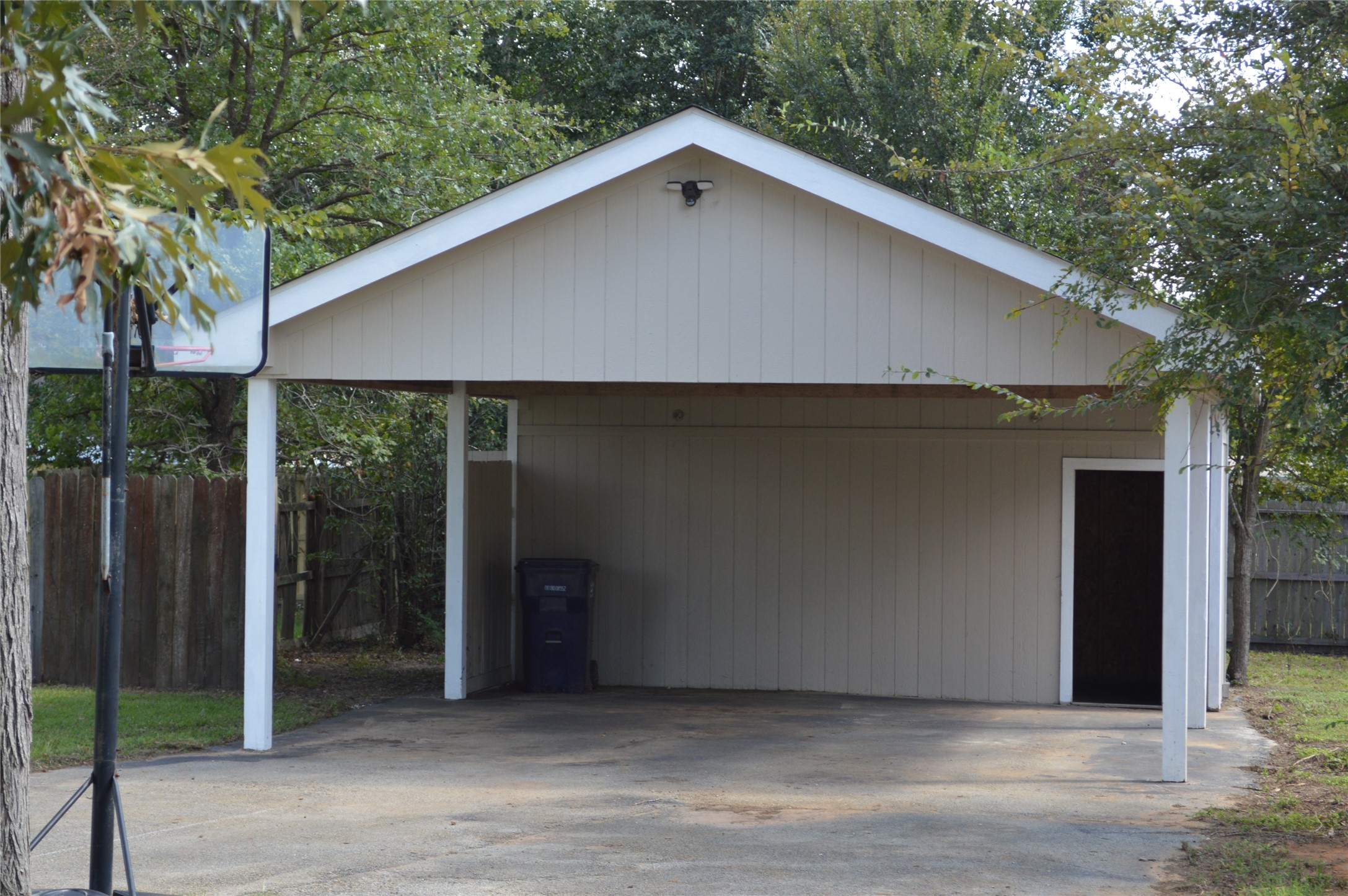 25321 Bluff View Court Property Photo 2