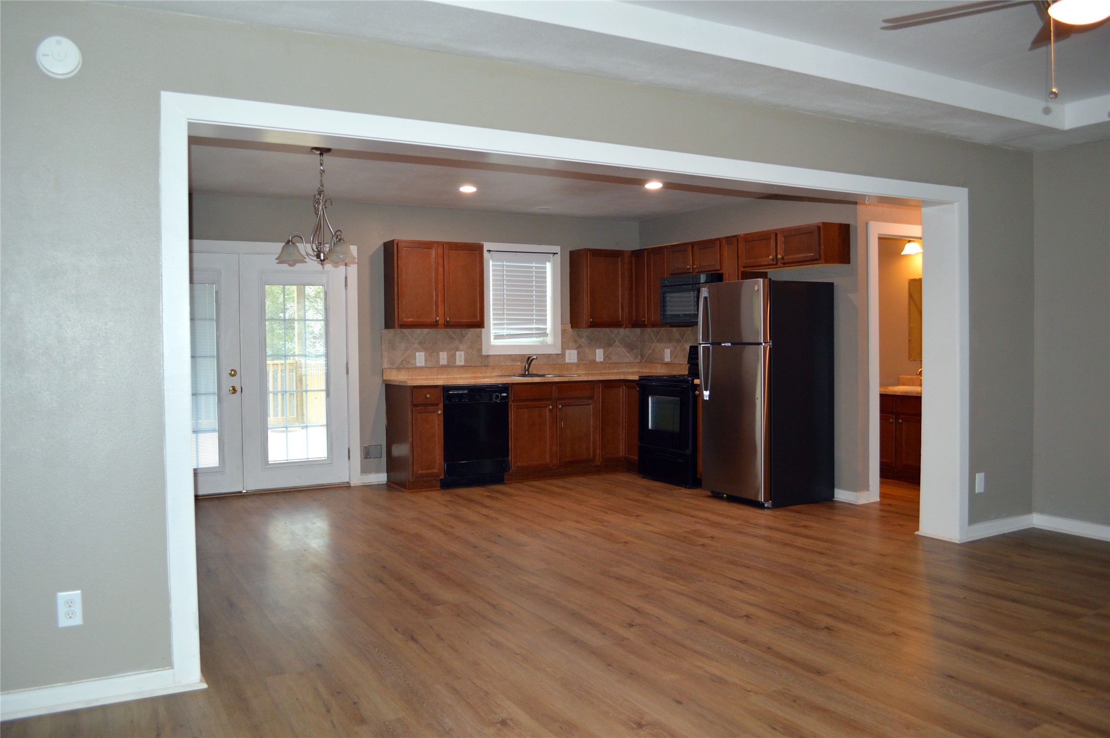 25321 Bluff View Court Property Photo 3