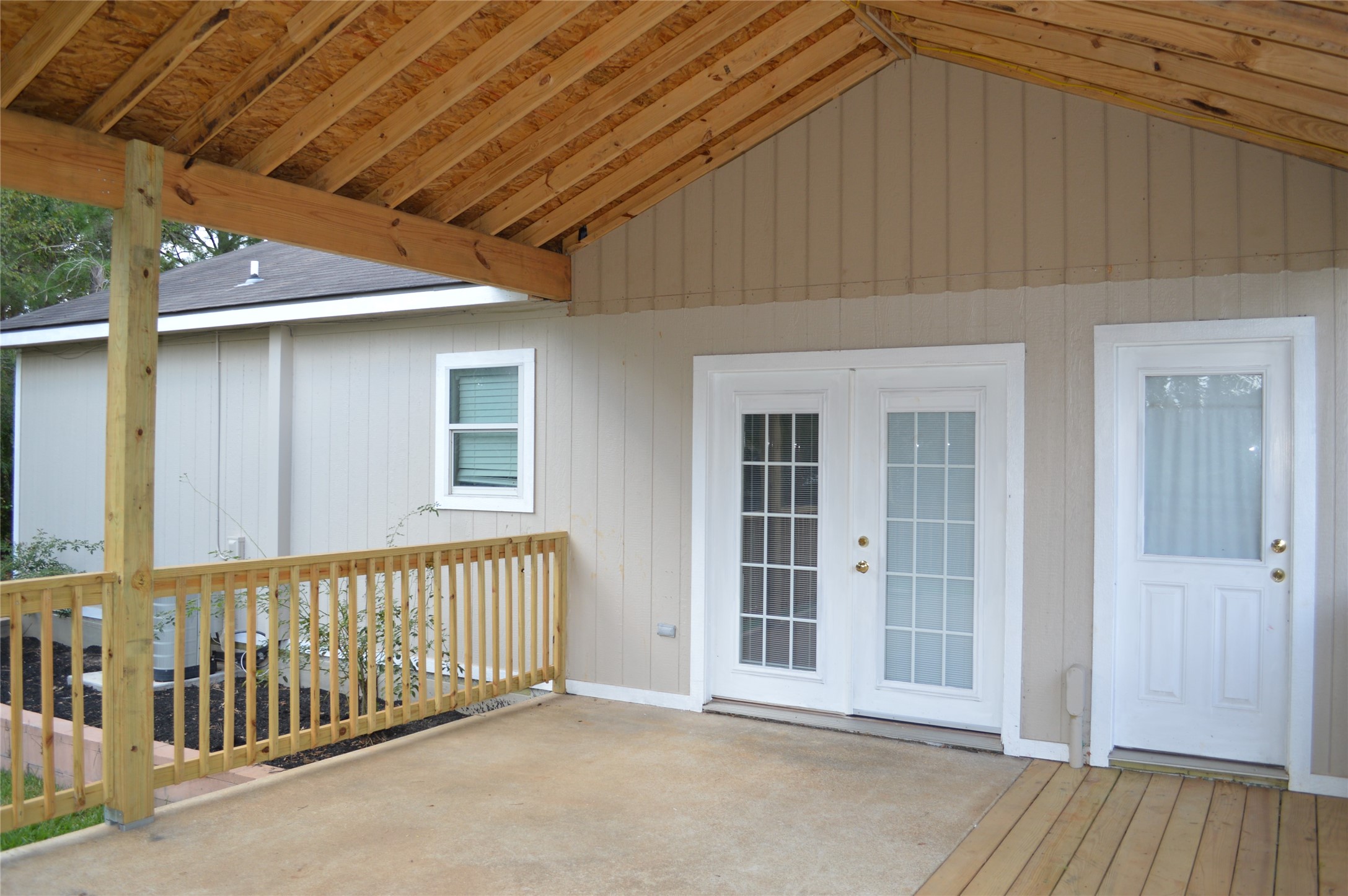 25321 Bluff View Court Property Photo 12