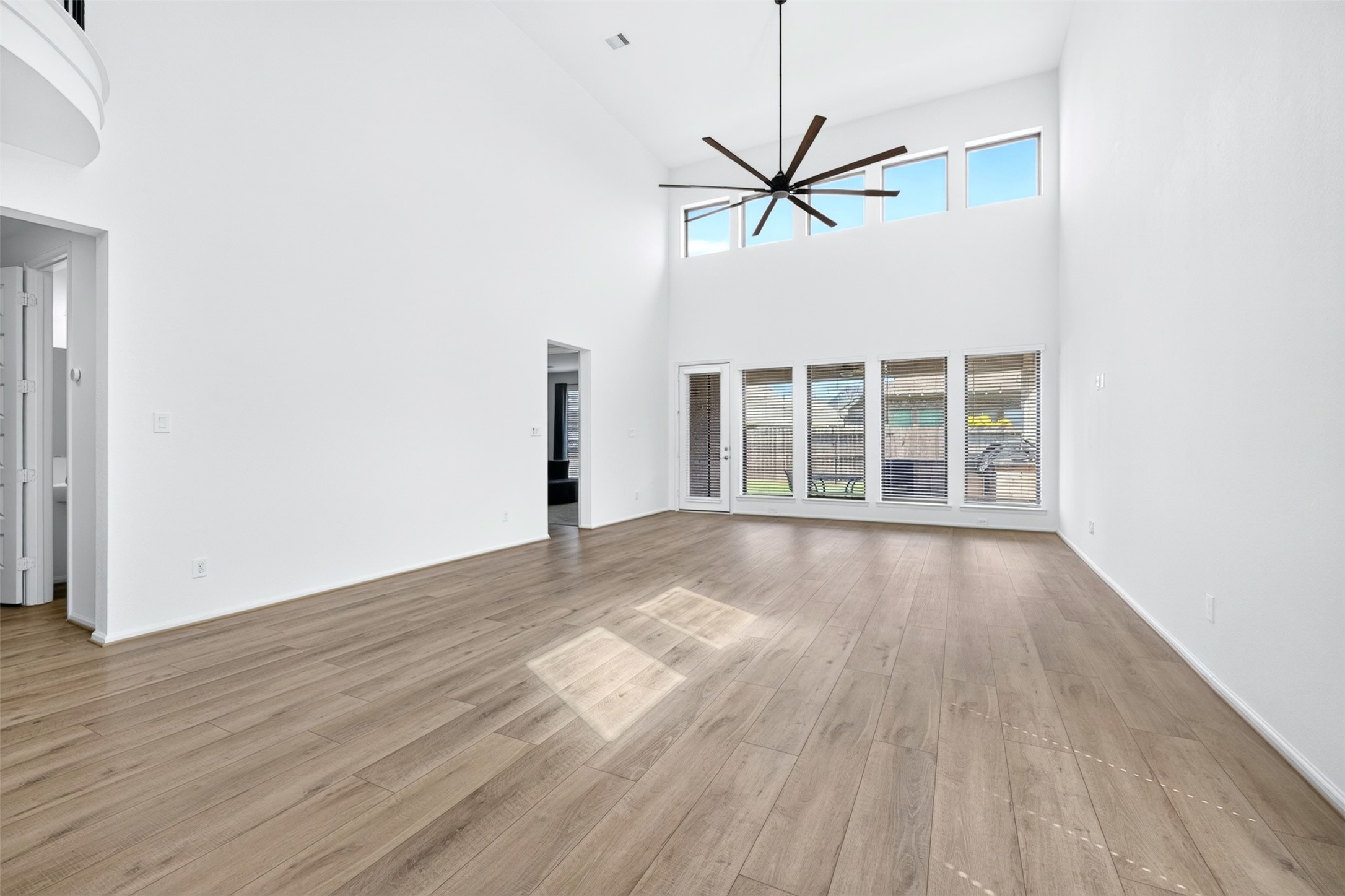 1402 Hudgins Pass Property Photo 12