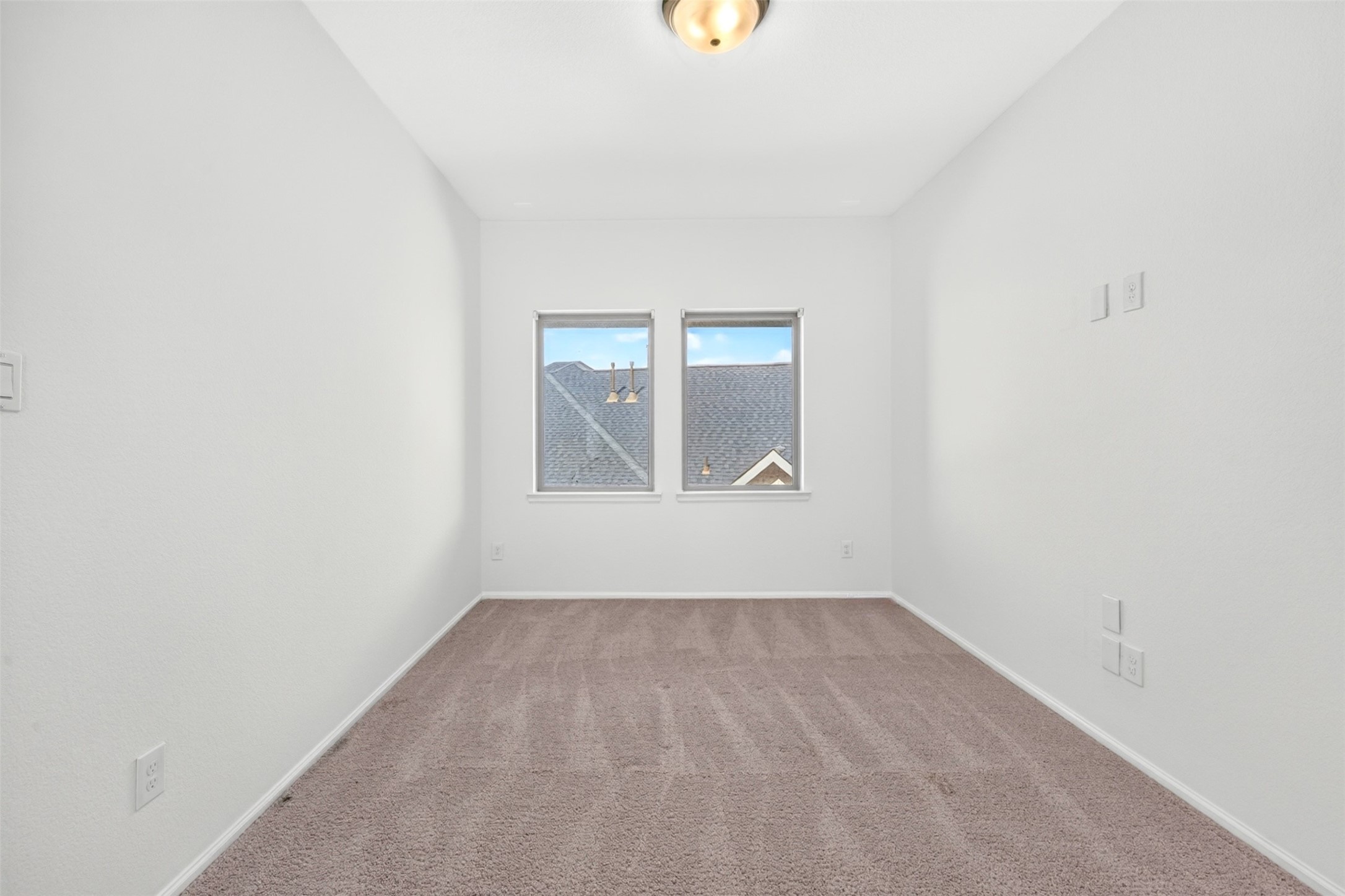 1402 Hudgins Pass Property Photo 32