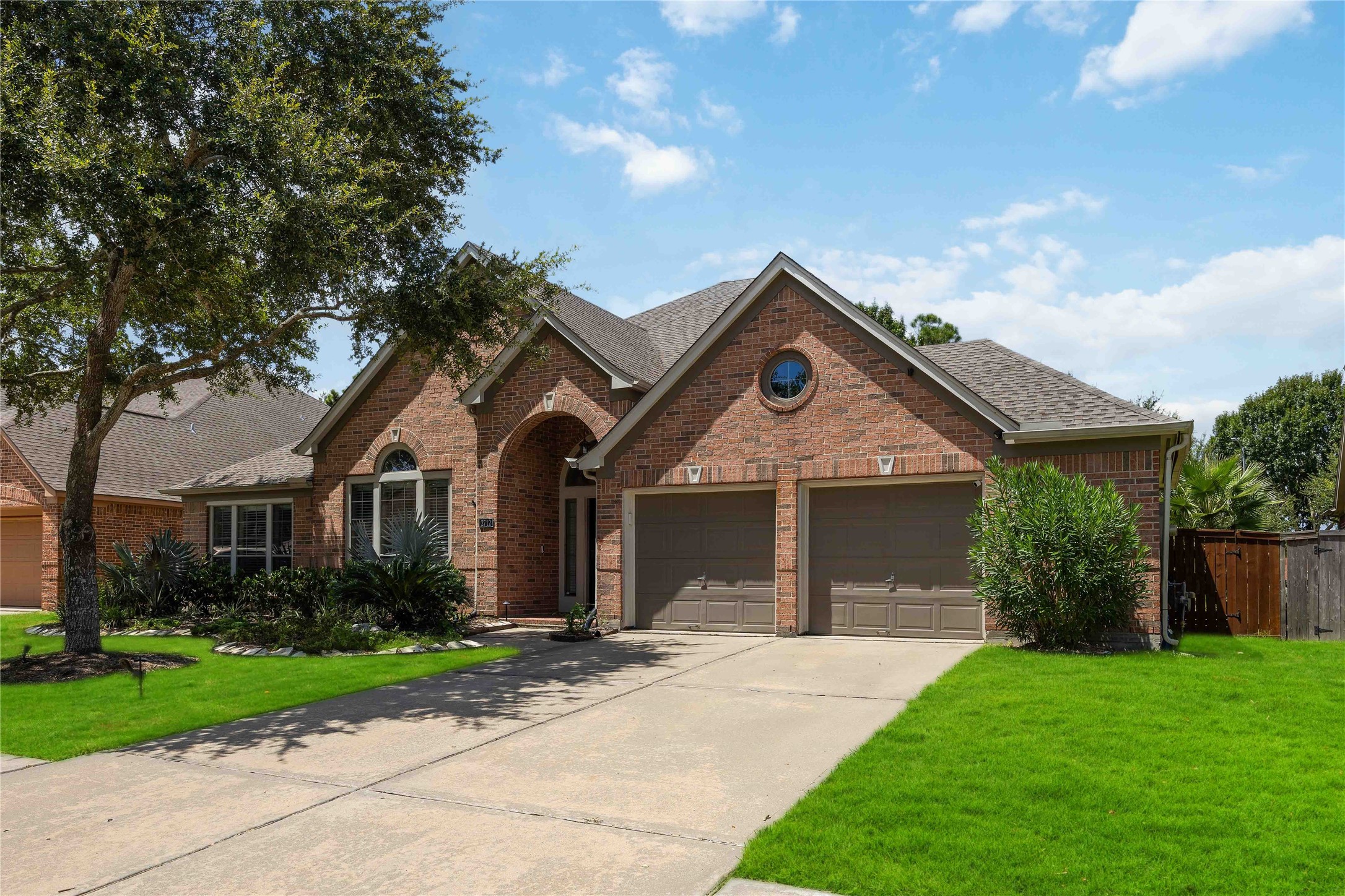 2712 Green Mountain Drive Property Photo 3