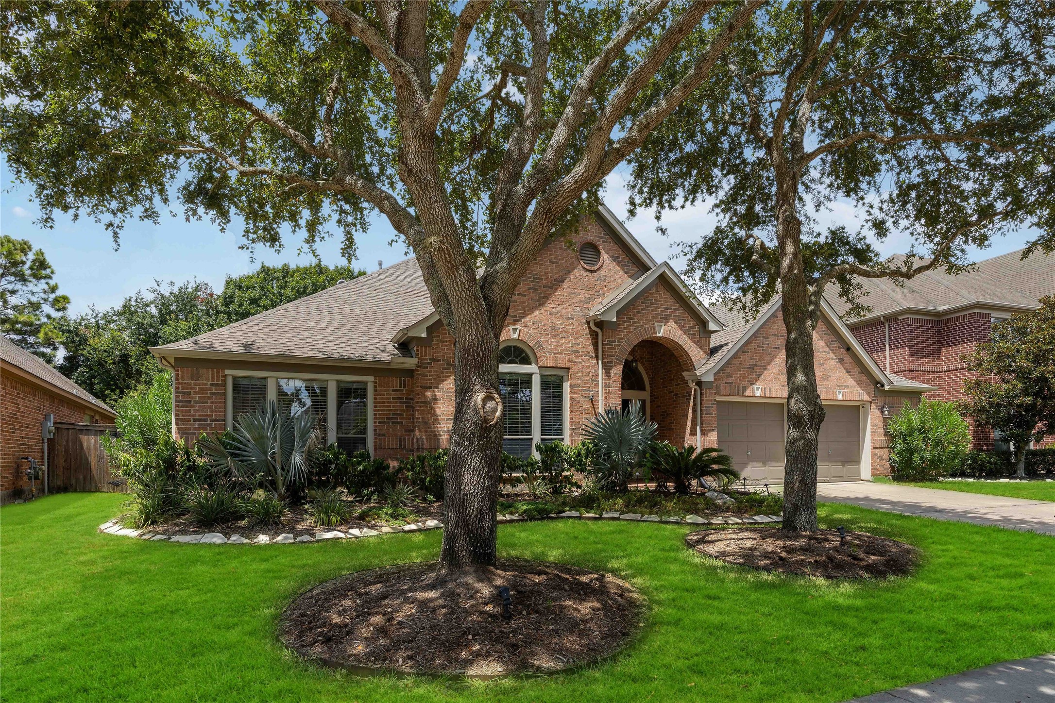 2712 Green Mountain Drive Property Photo 4