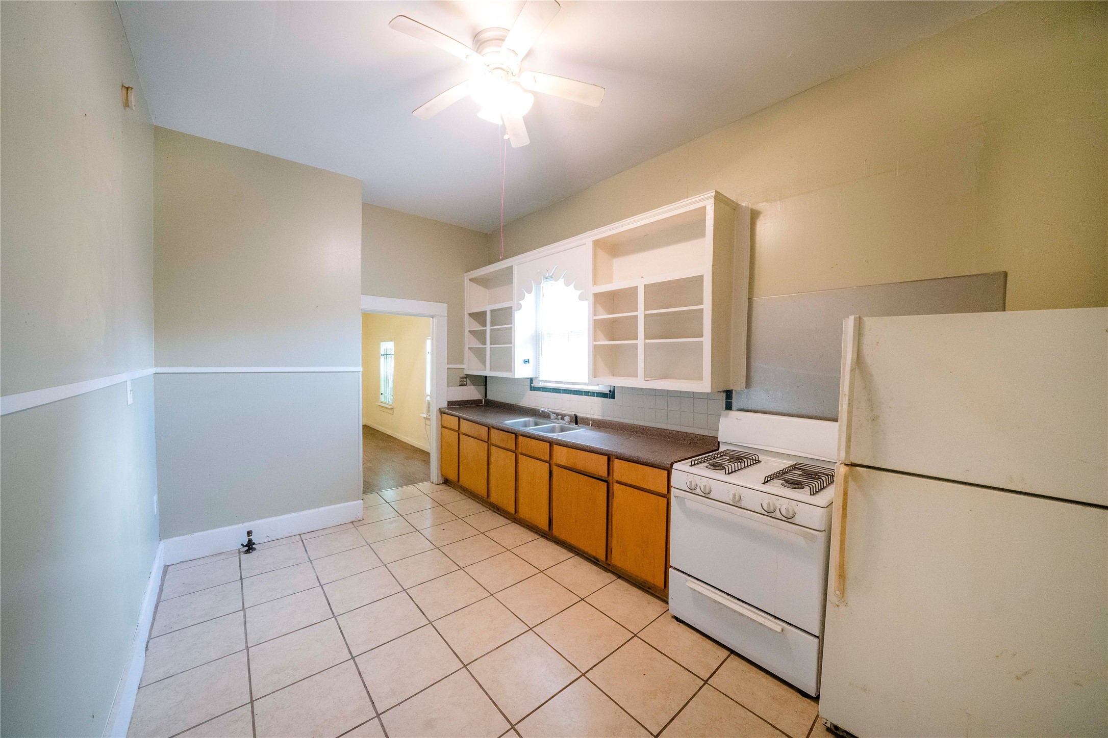 2303 Chestnut Street A Property Photo 2