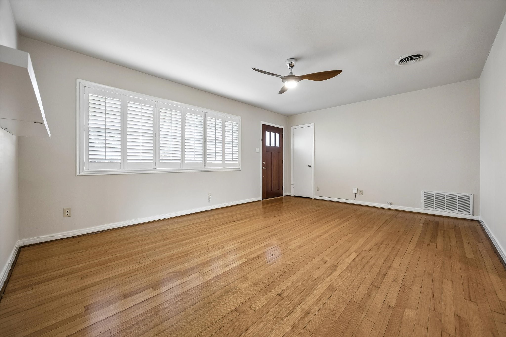 5305 Judalon Lane Property Photo 4