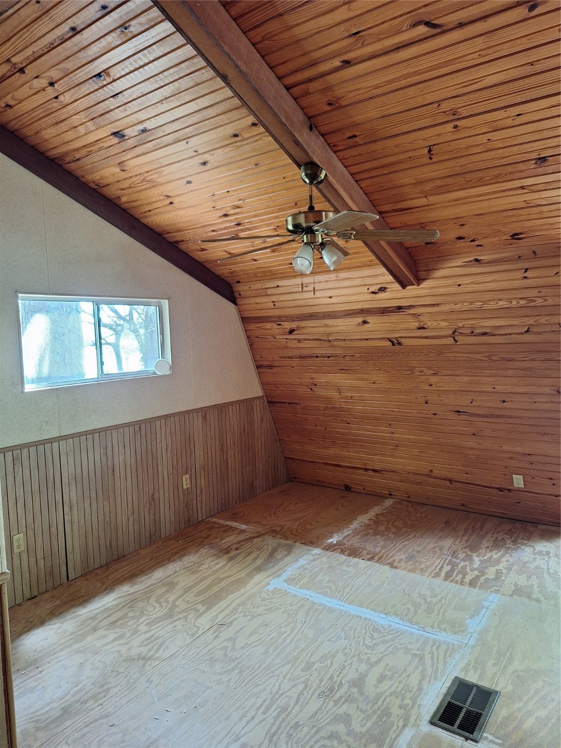 492 Sherwood Forest W Property Photo 6