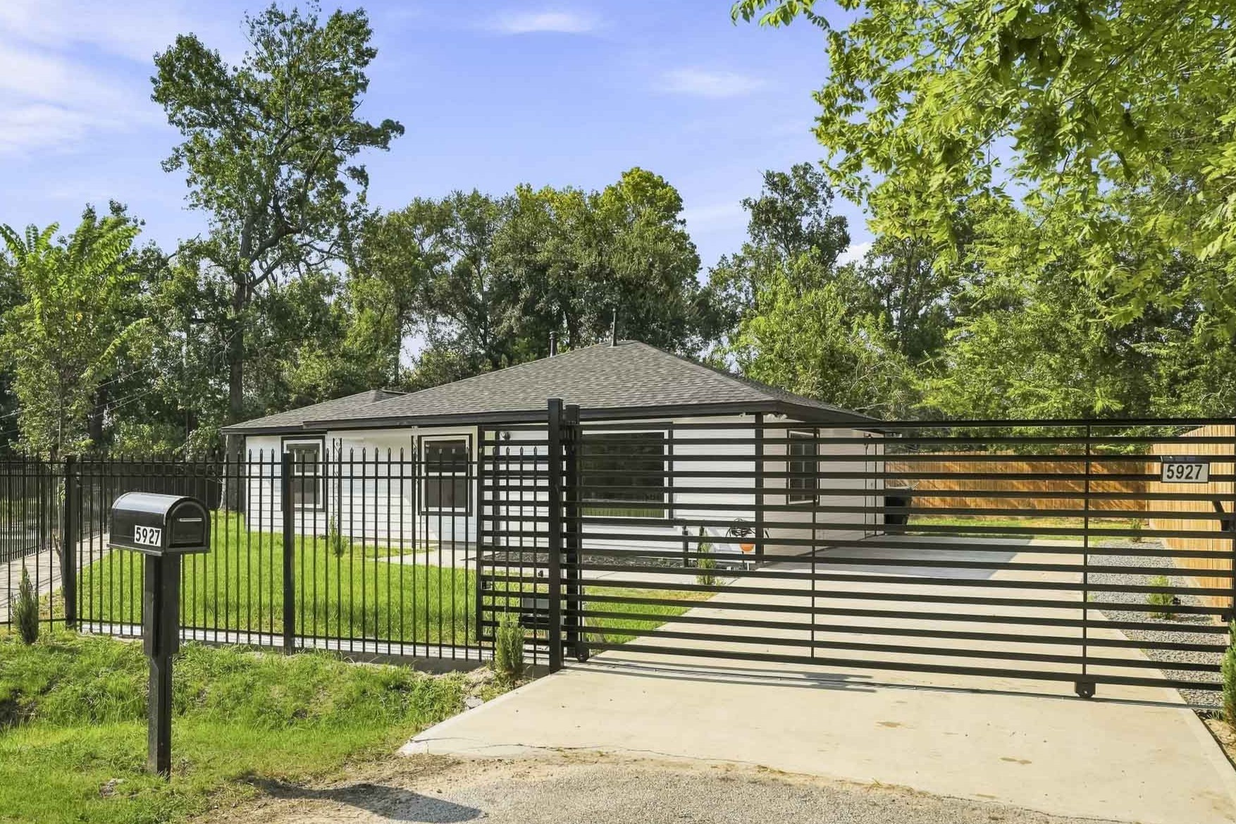 5927 Easter Street Property Photo 1