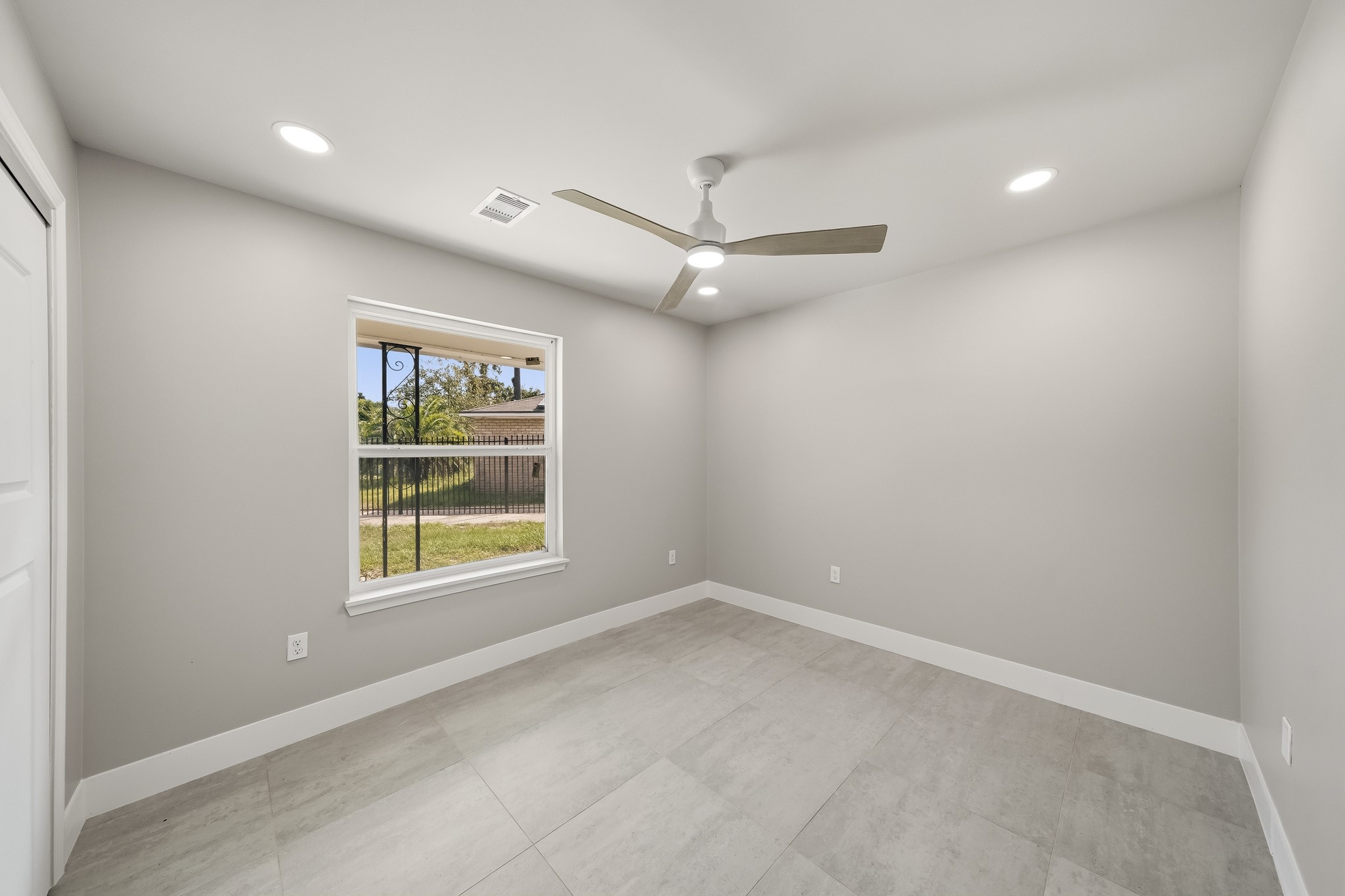 5927 Easter Street Property Photo 4