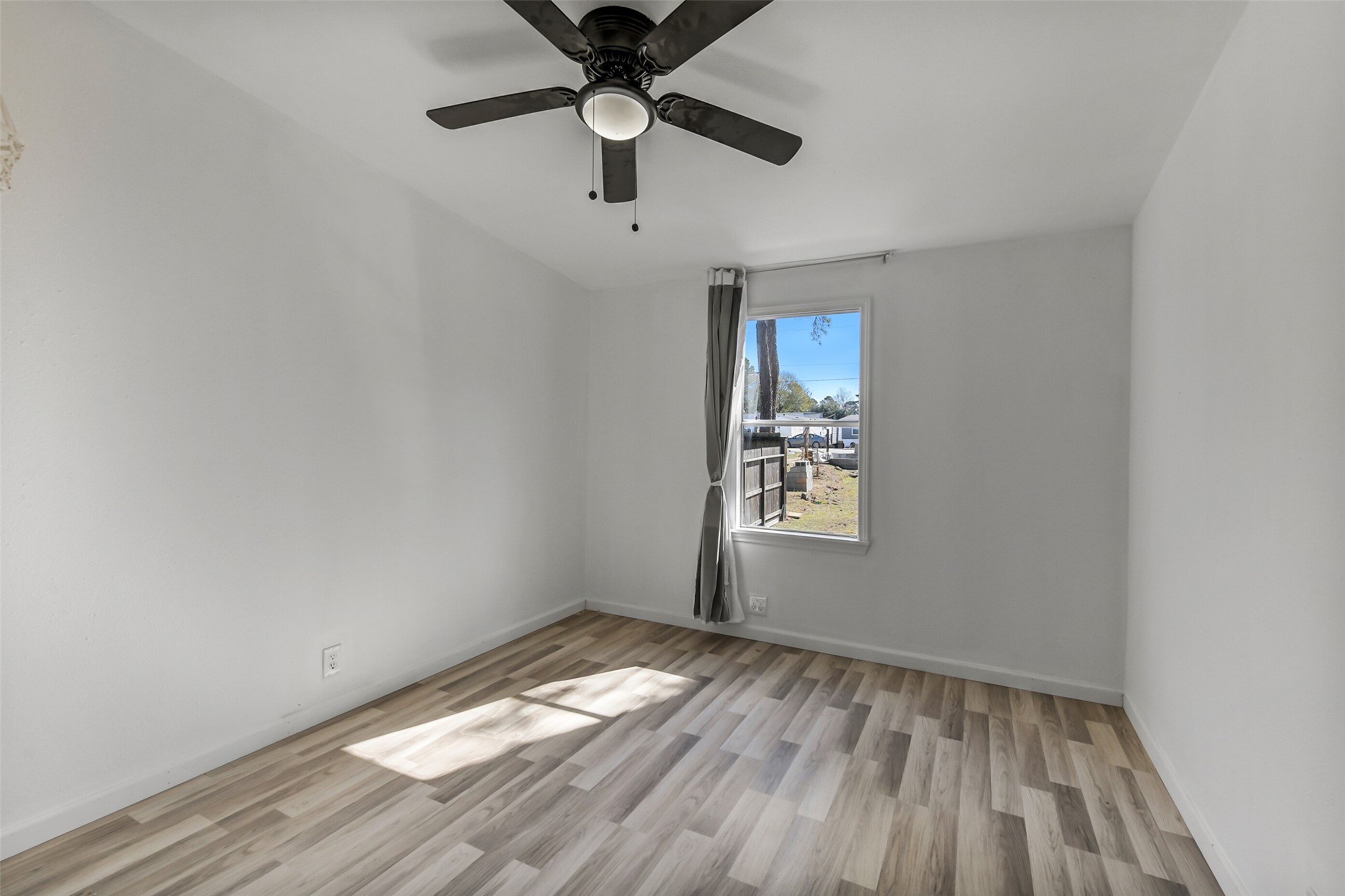 21507 Juliann Alyes Property Photo 27