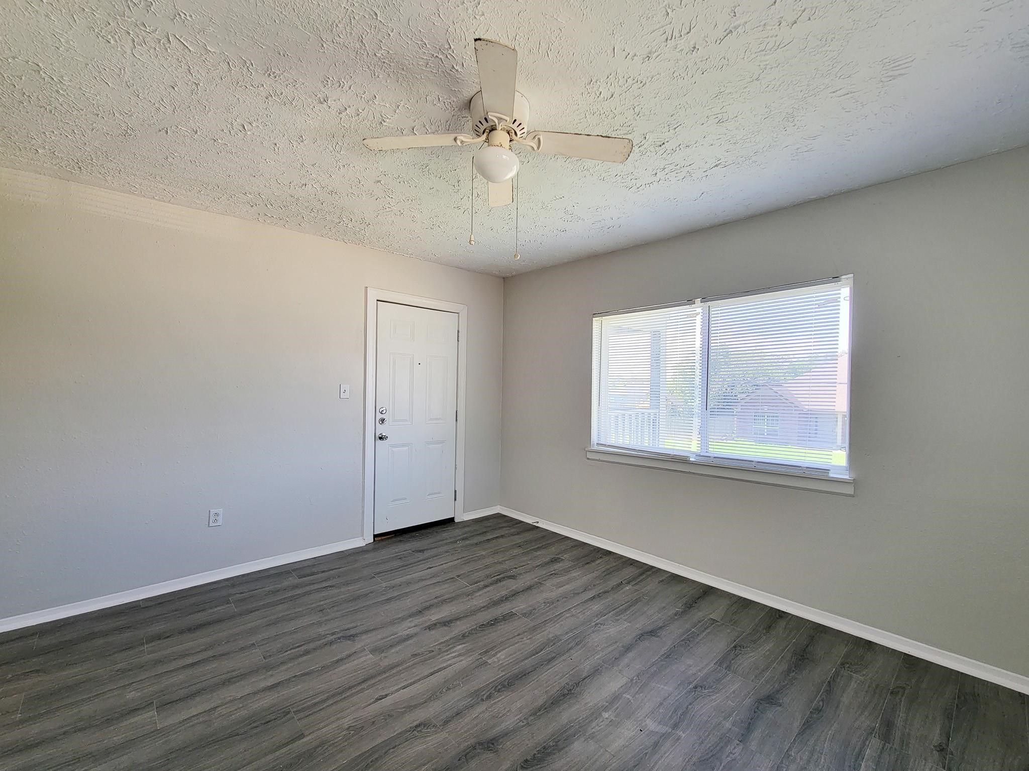 711 Avenue A 3 Property Photo 4
