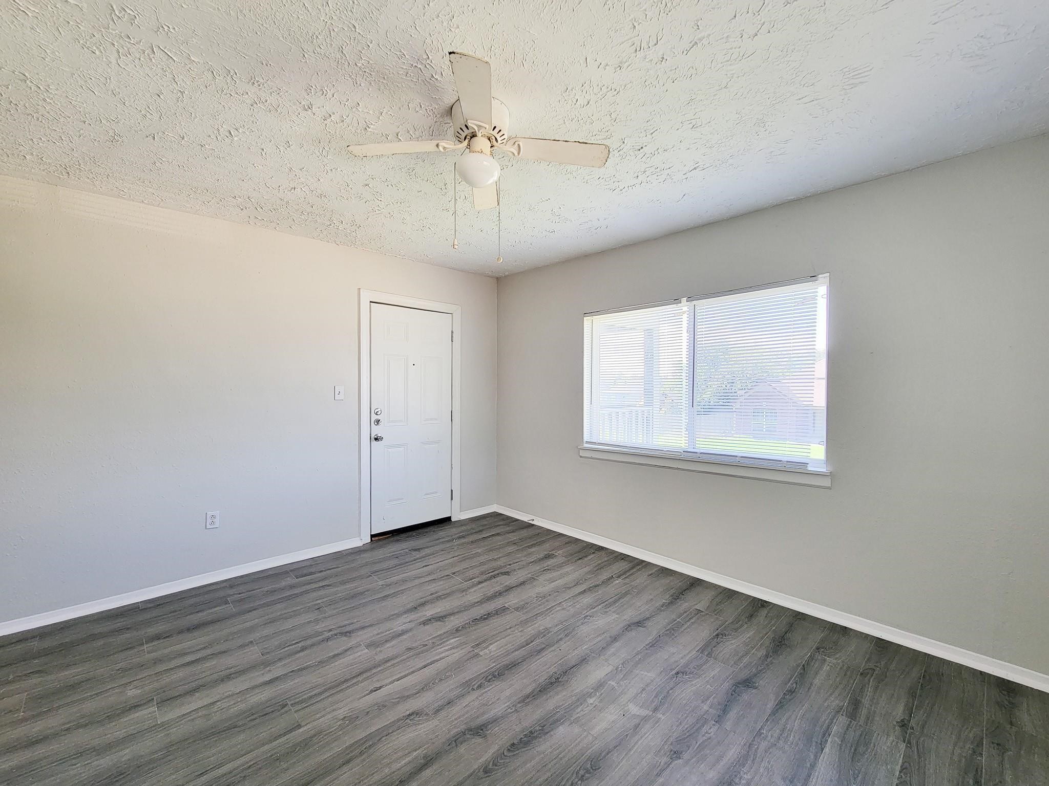 711 Avenue A 3 Property Photo 6