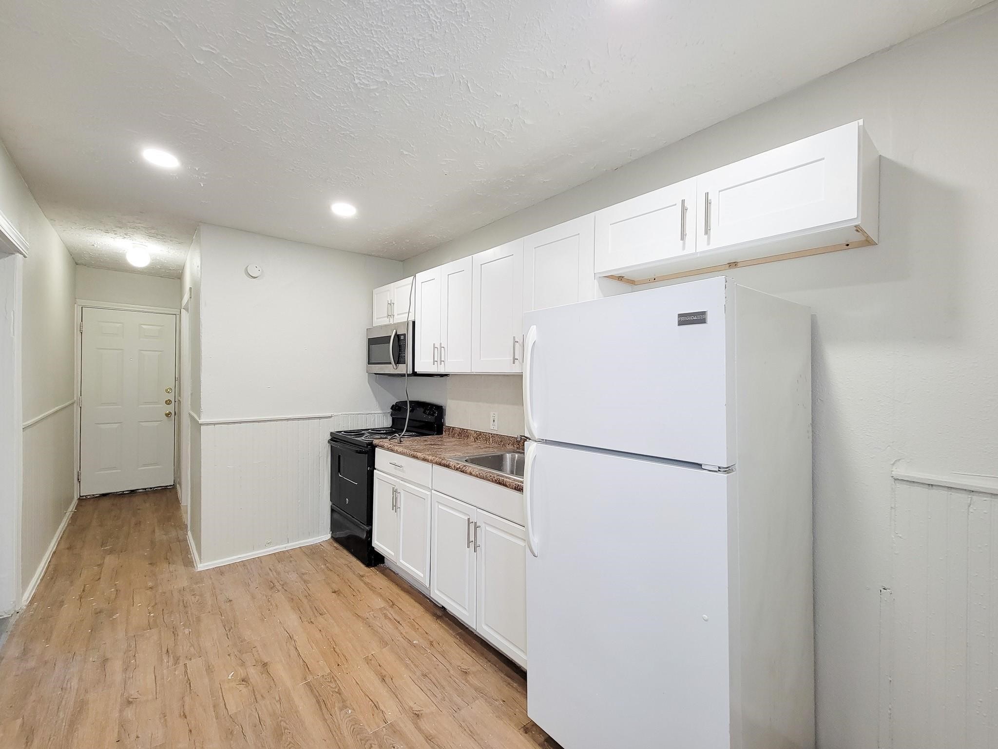 711 Avenue A 3 Property Photo 7