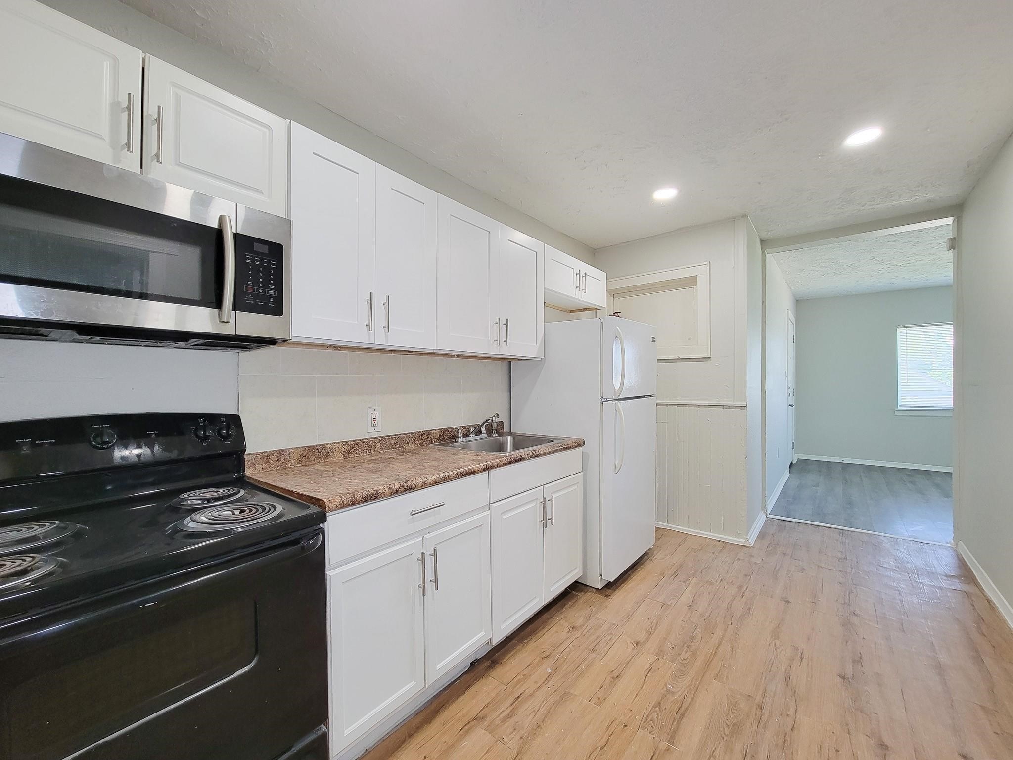 711 Avenue A 3 Property Photo 12