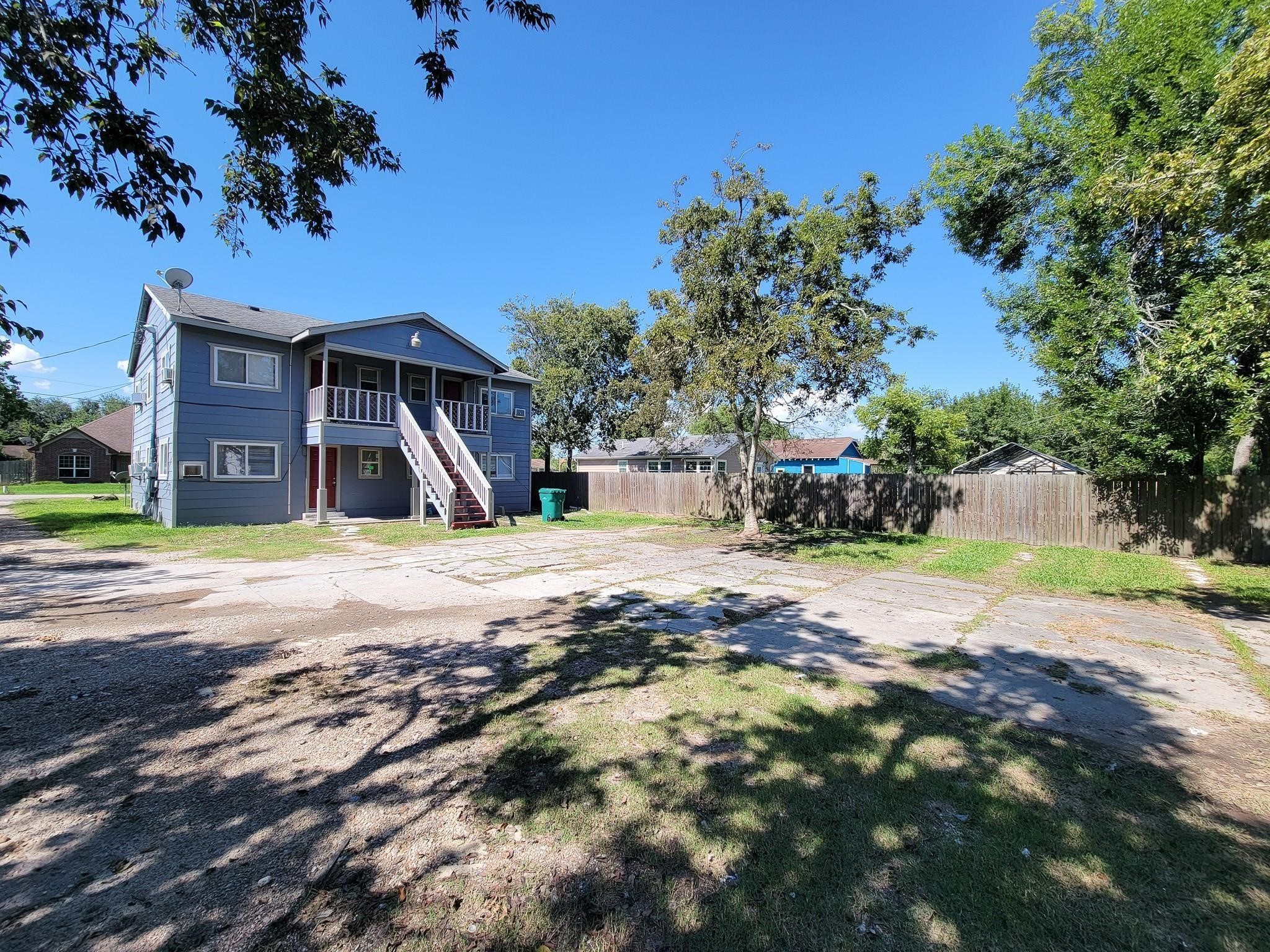 711 Avenue A 3 Property Photo 23