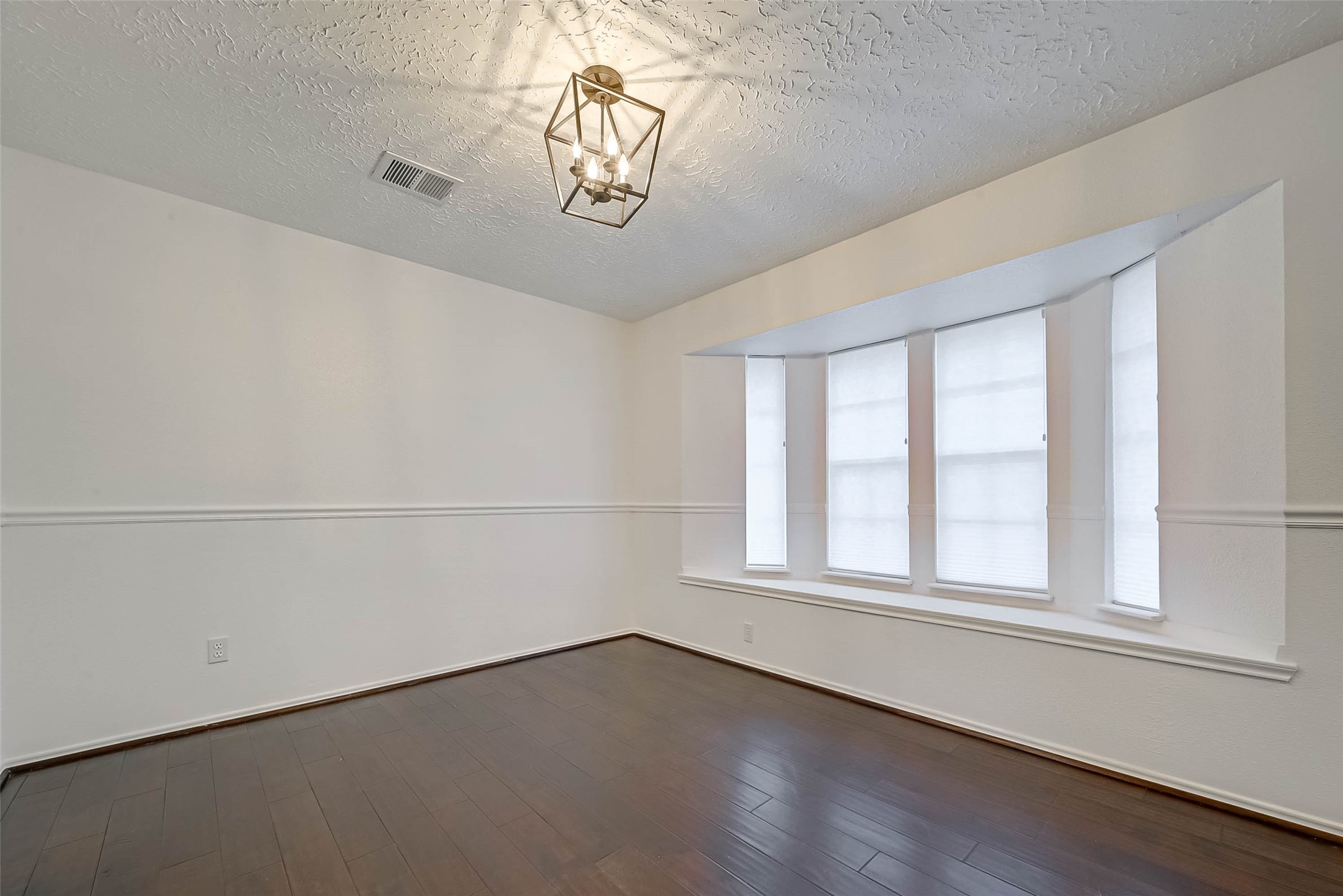22739 Brafferton Lane Property Photo 5