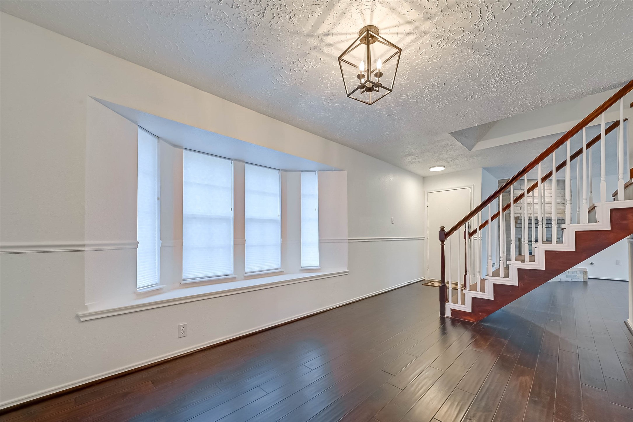 22739 Brafferton Lane Property Photo 8