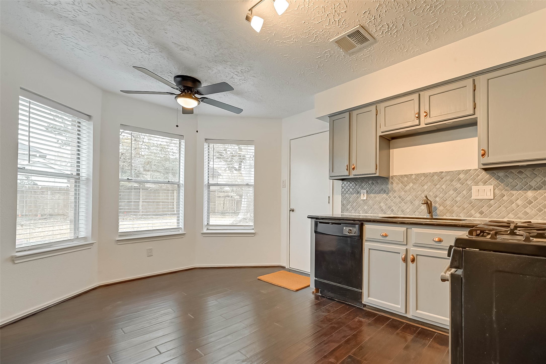 22739 Brafferton Lane Property Photo 16