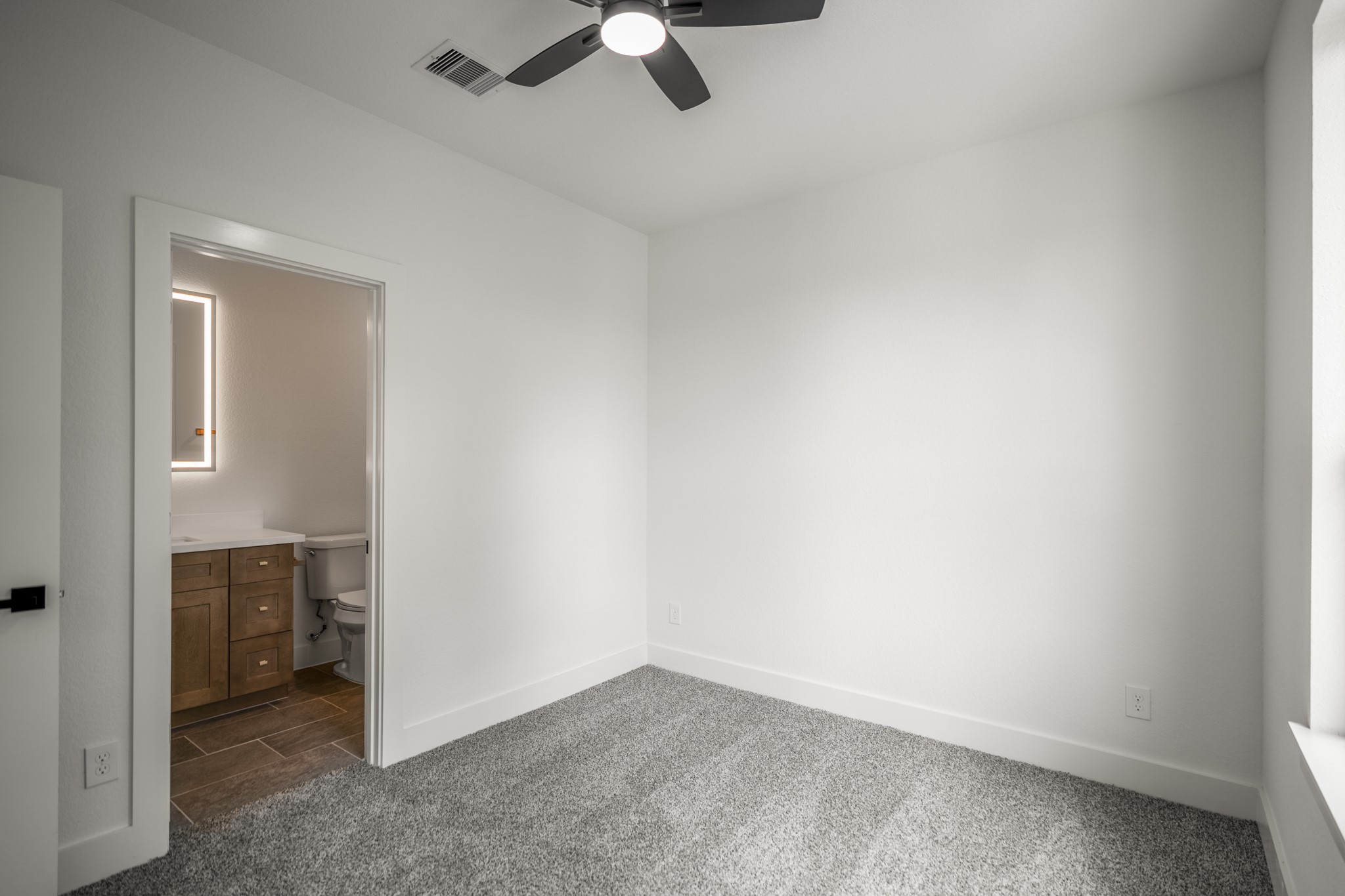 1224 E 23rd Street Property Photo 23