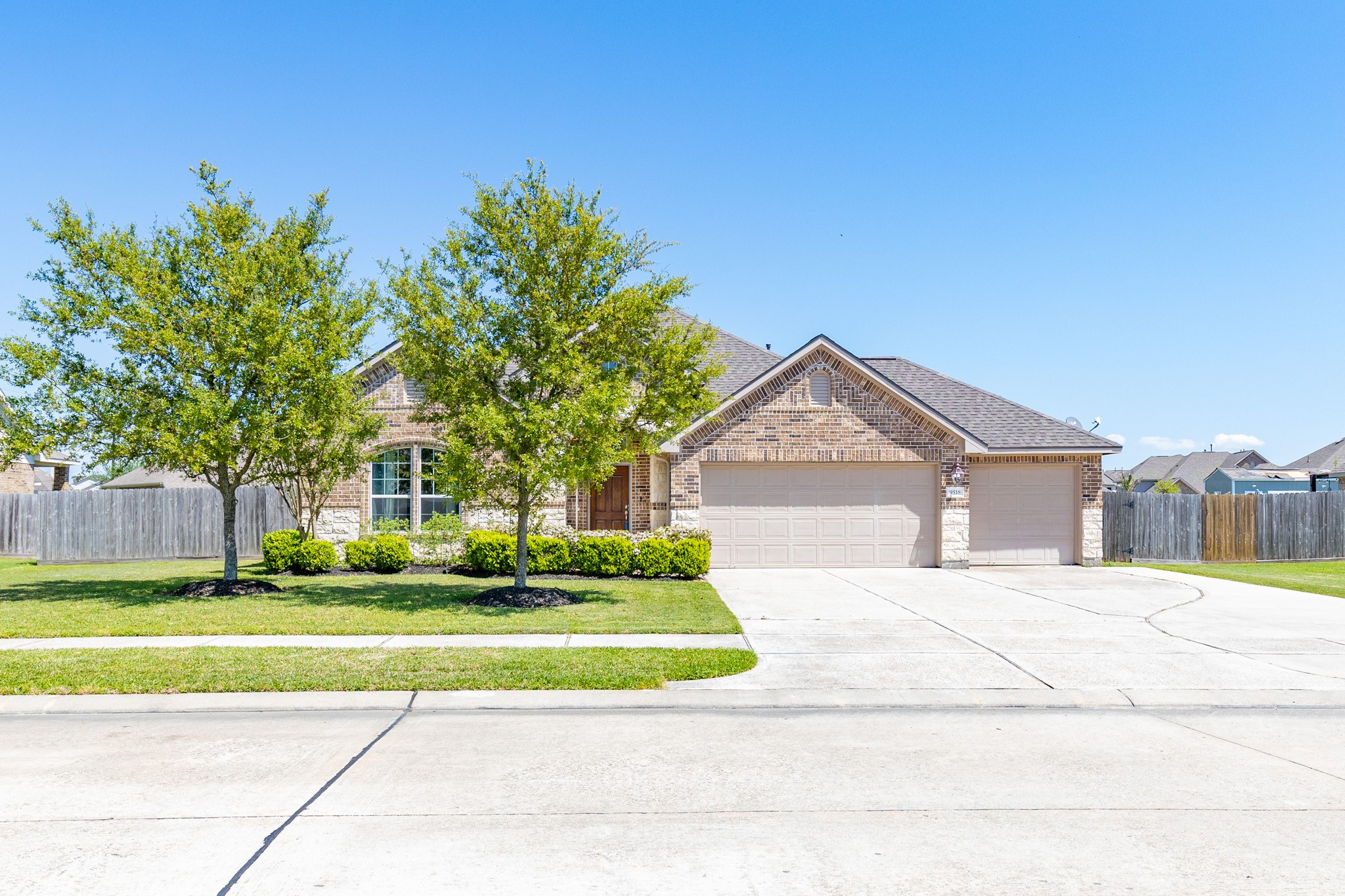 9518 Wincrest Drive Property Photo
