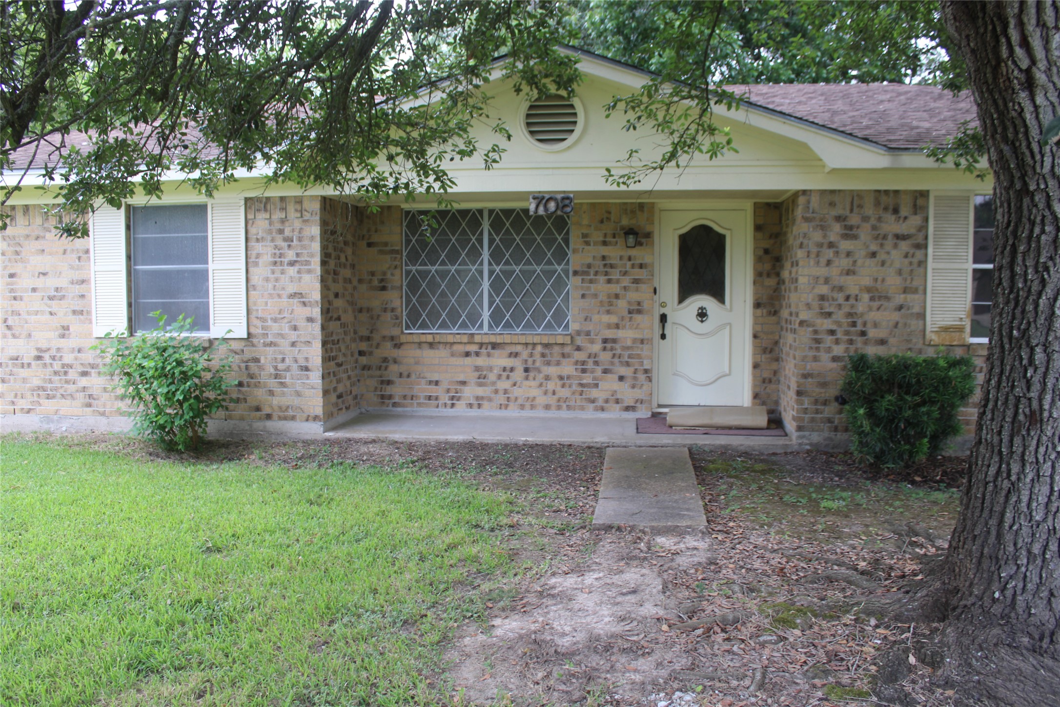708 1st Street Property Photo 1