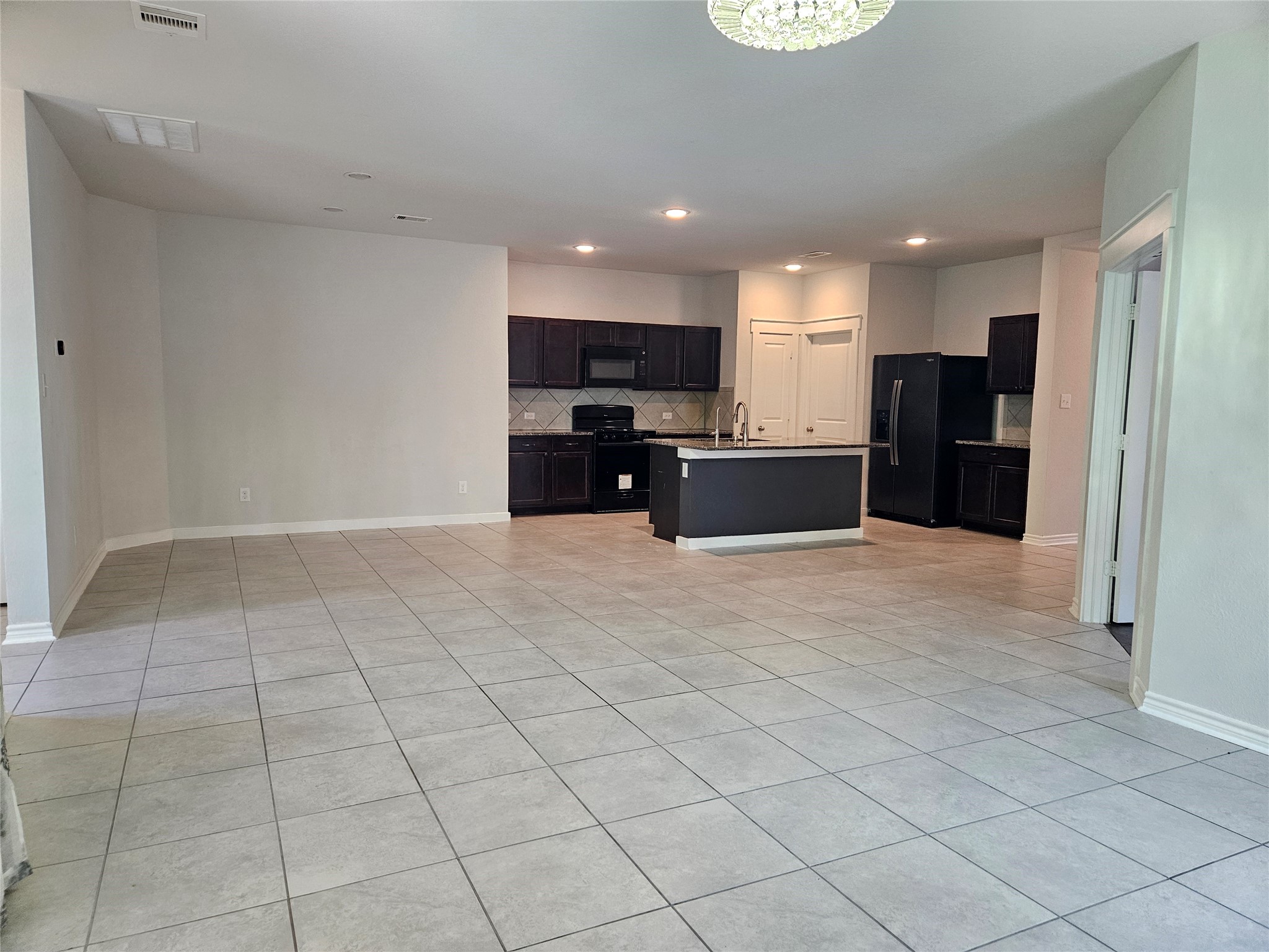 2833 Bretton Woods Drive Property Photo 3