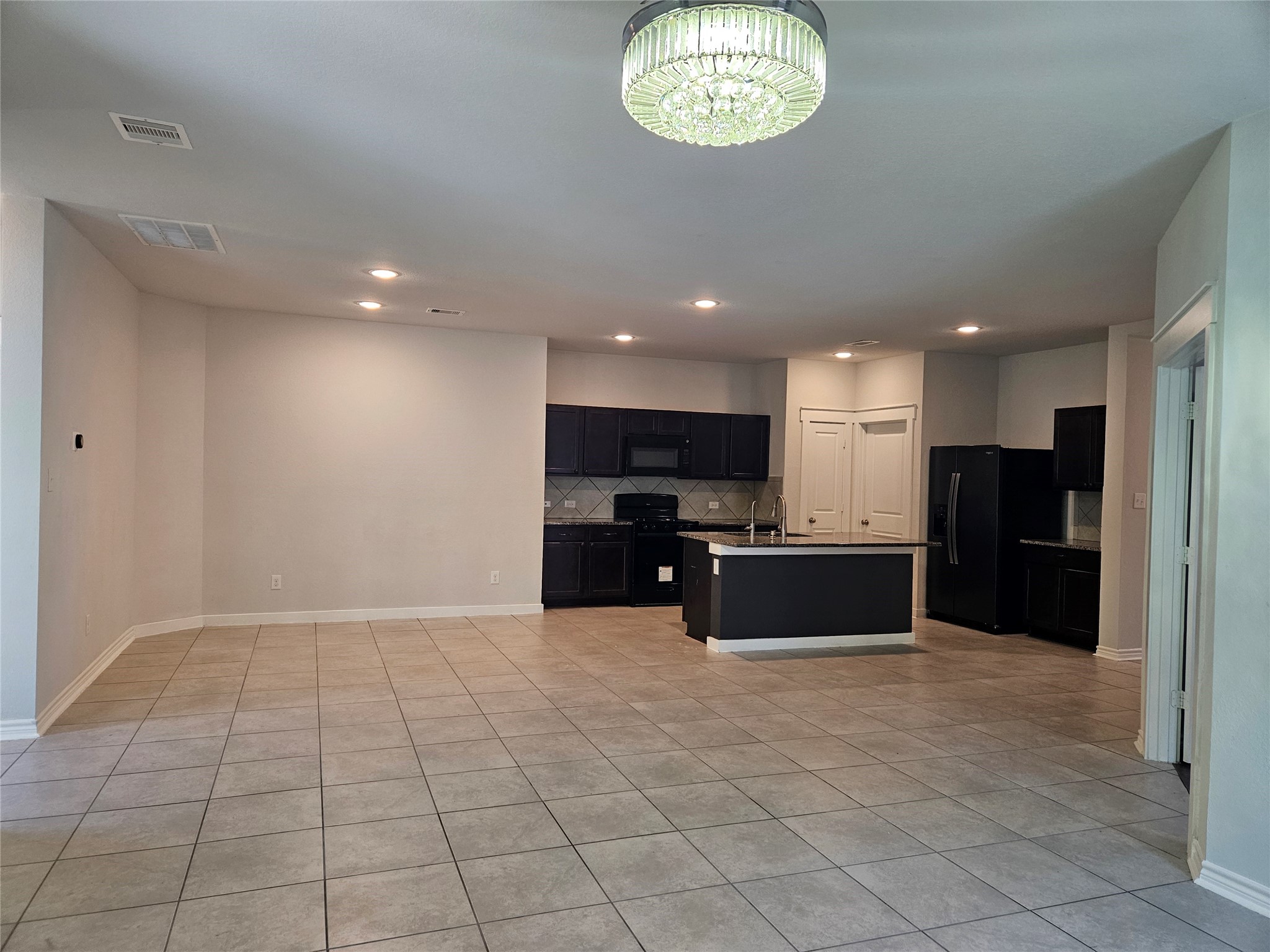 2833 Bretton Woods Drive Property Photo 5