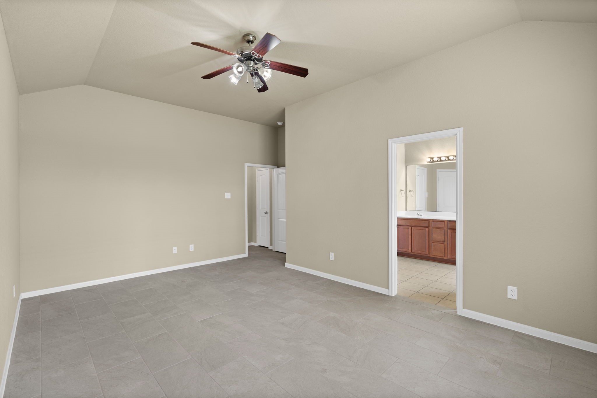 26350 Longview Creek Drive Property Photo 13