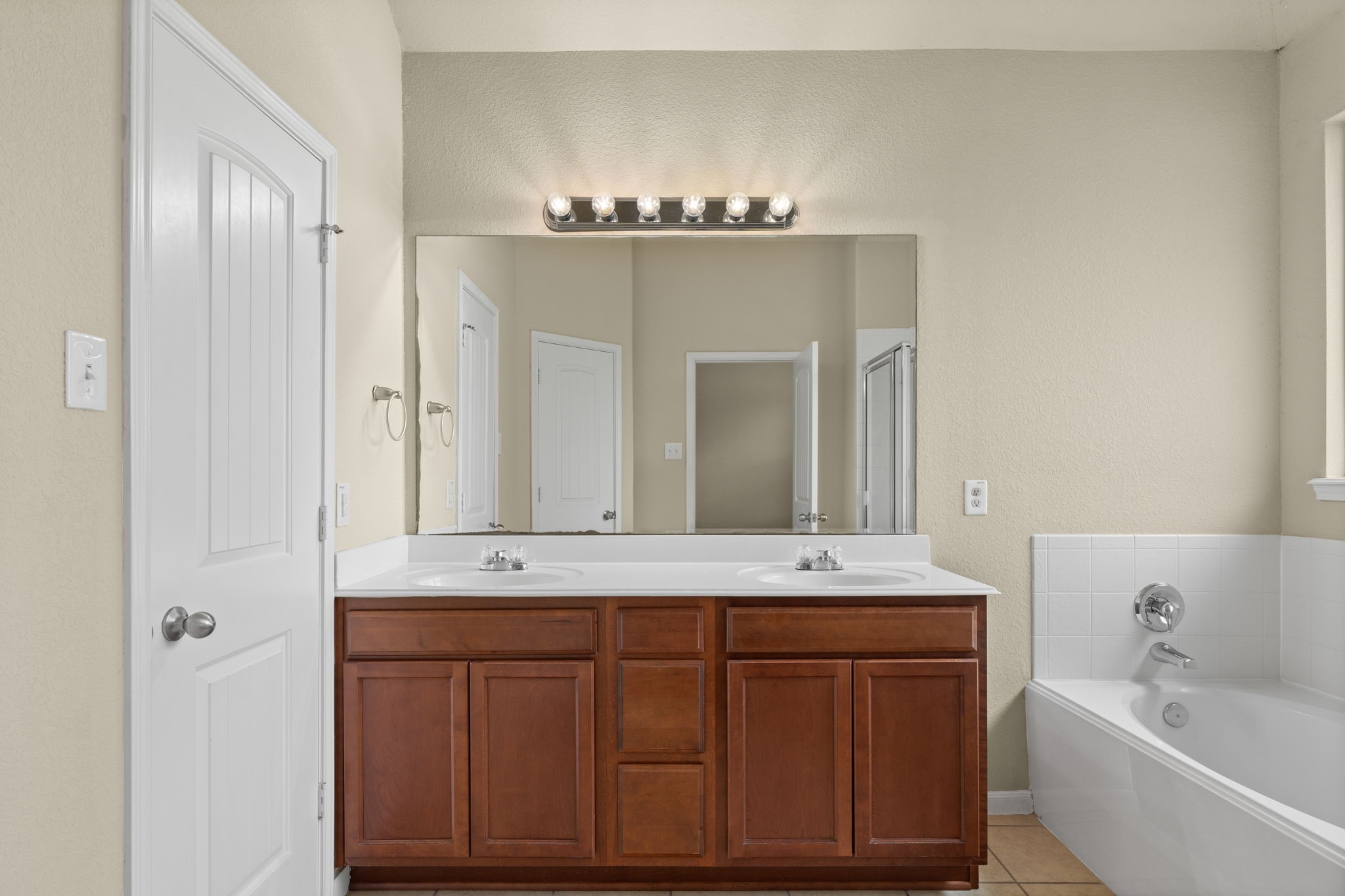 26350 Longview Creek Drive Property Photo 14