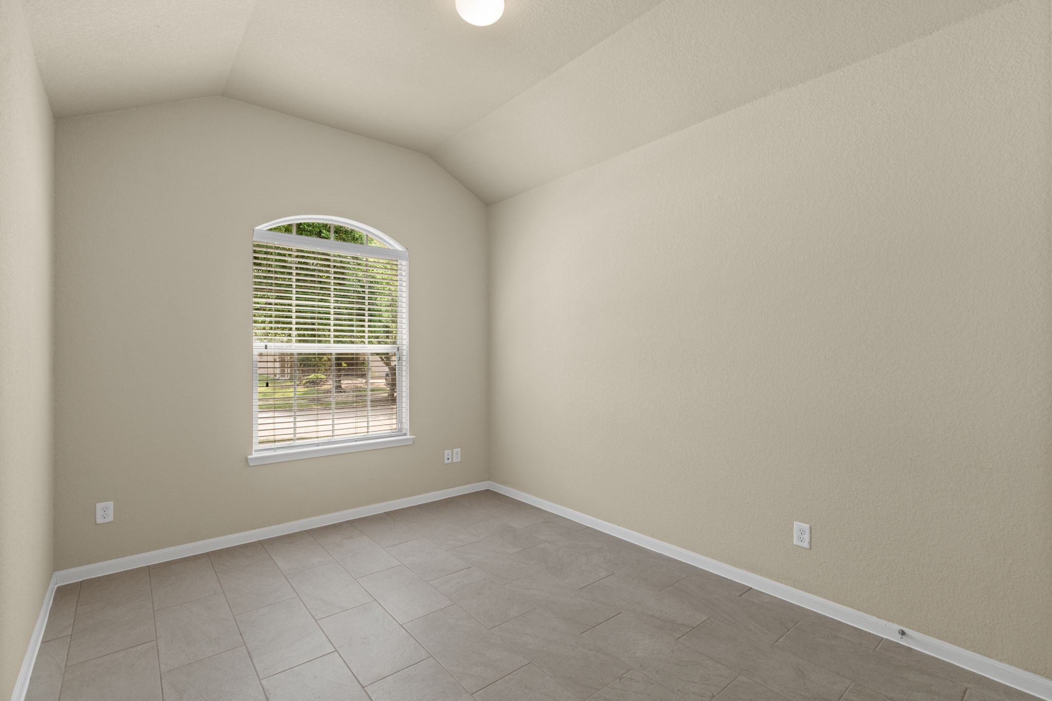 26350 Longview Creek Drive Property Photo 17
