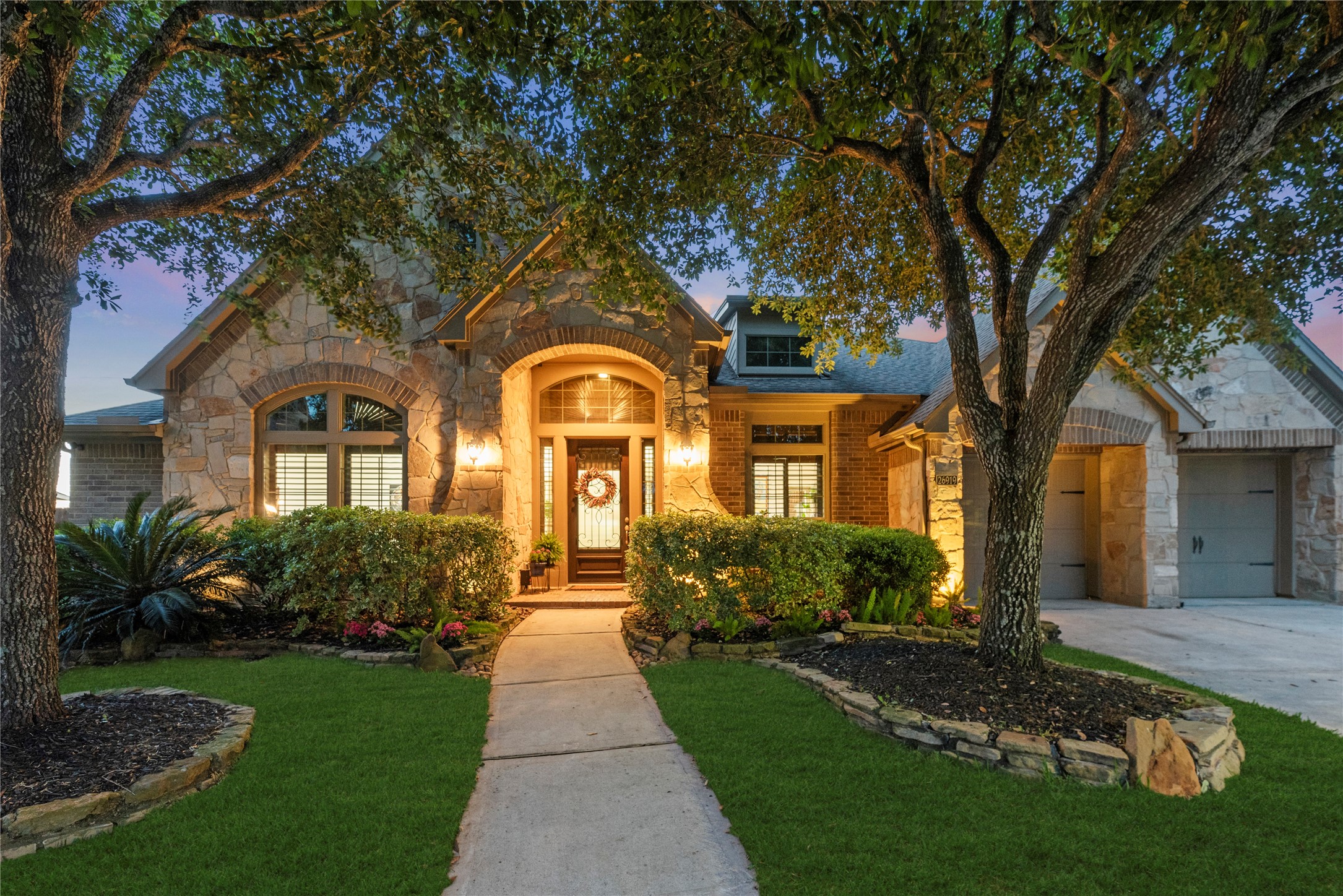 26919 Wolfs Hill Lane Property Photo