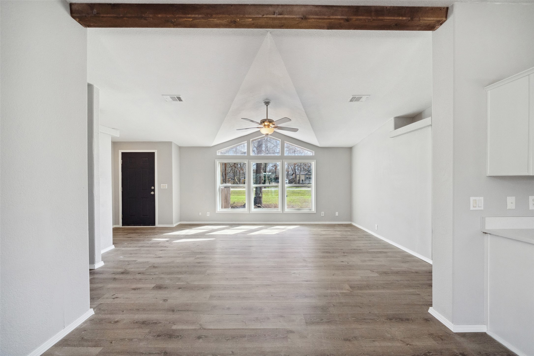263 County Road 4020b Property Photo 5