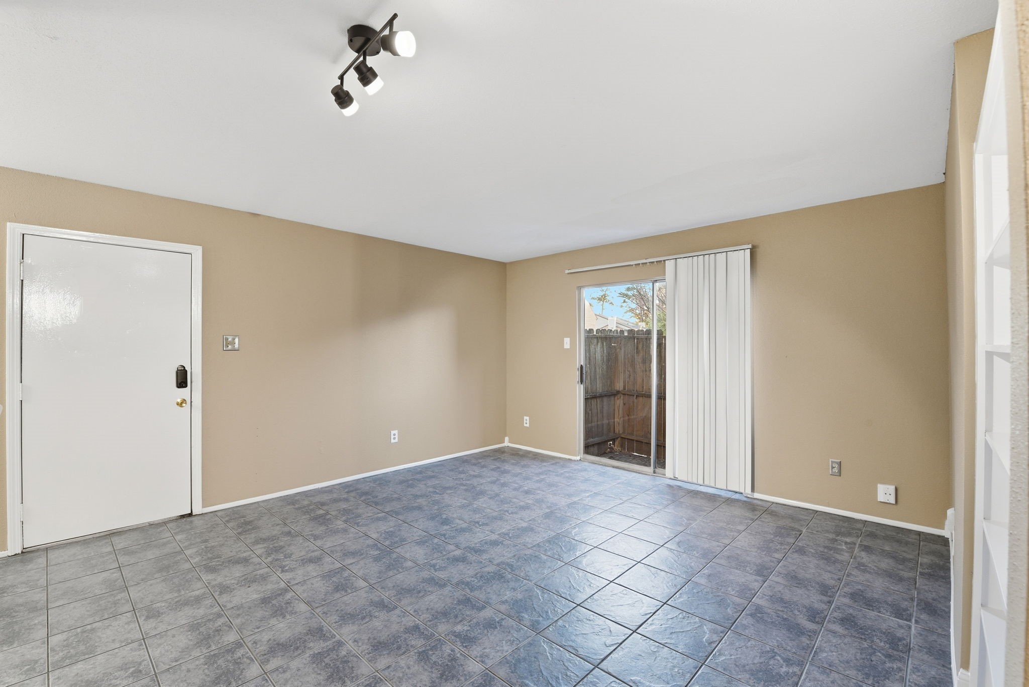 12905 Woodforest Boulevard 711 Property Photo 8